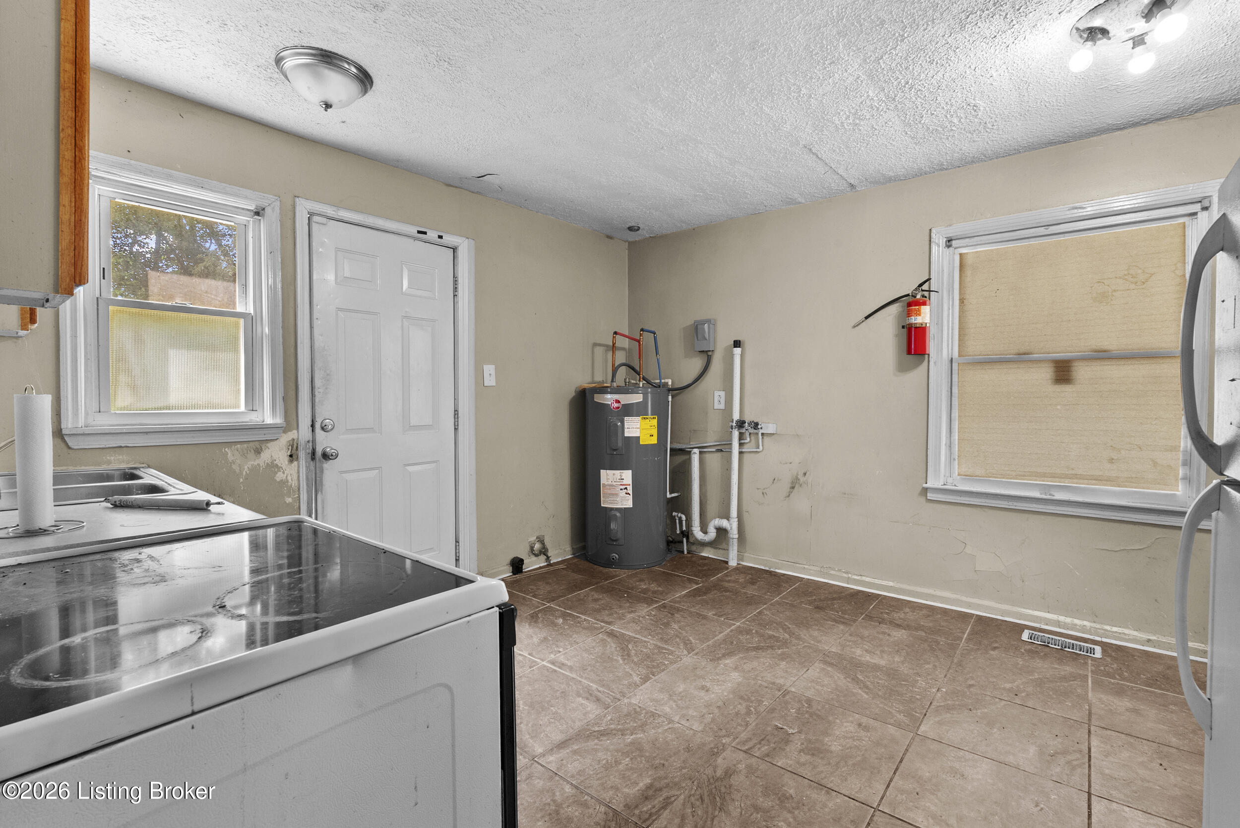 3431 Glendale Ave Property Photo 3