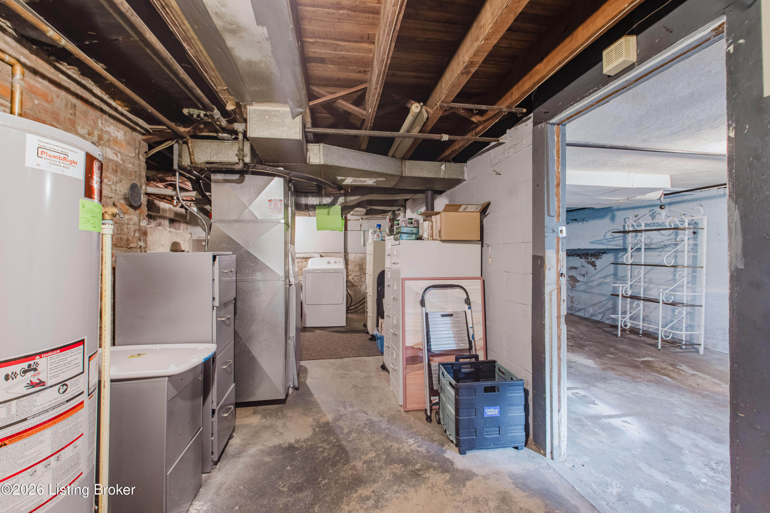 541 University Ave Property Photo 17