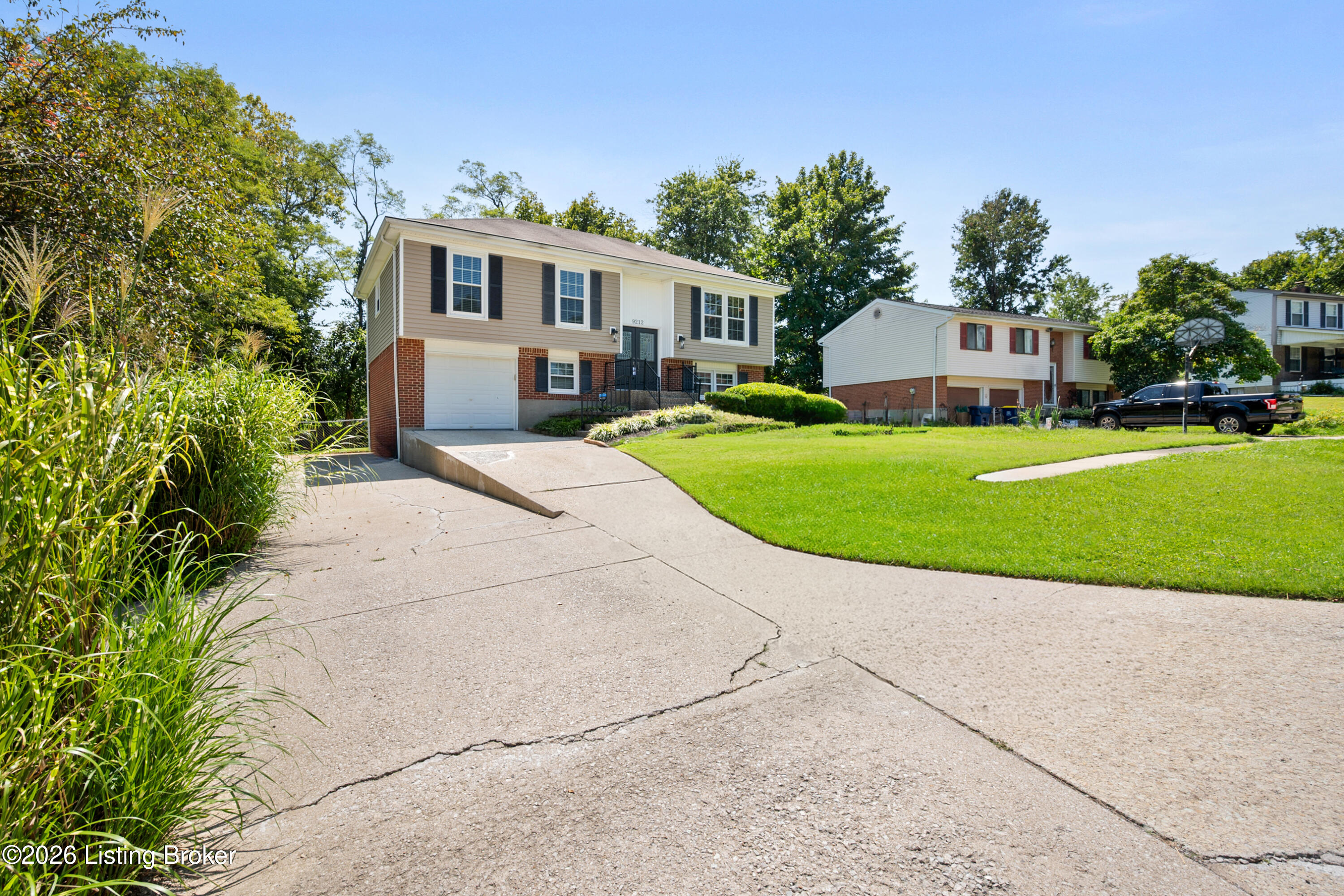 9212 Foxtail Ct Property Photo 2