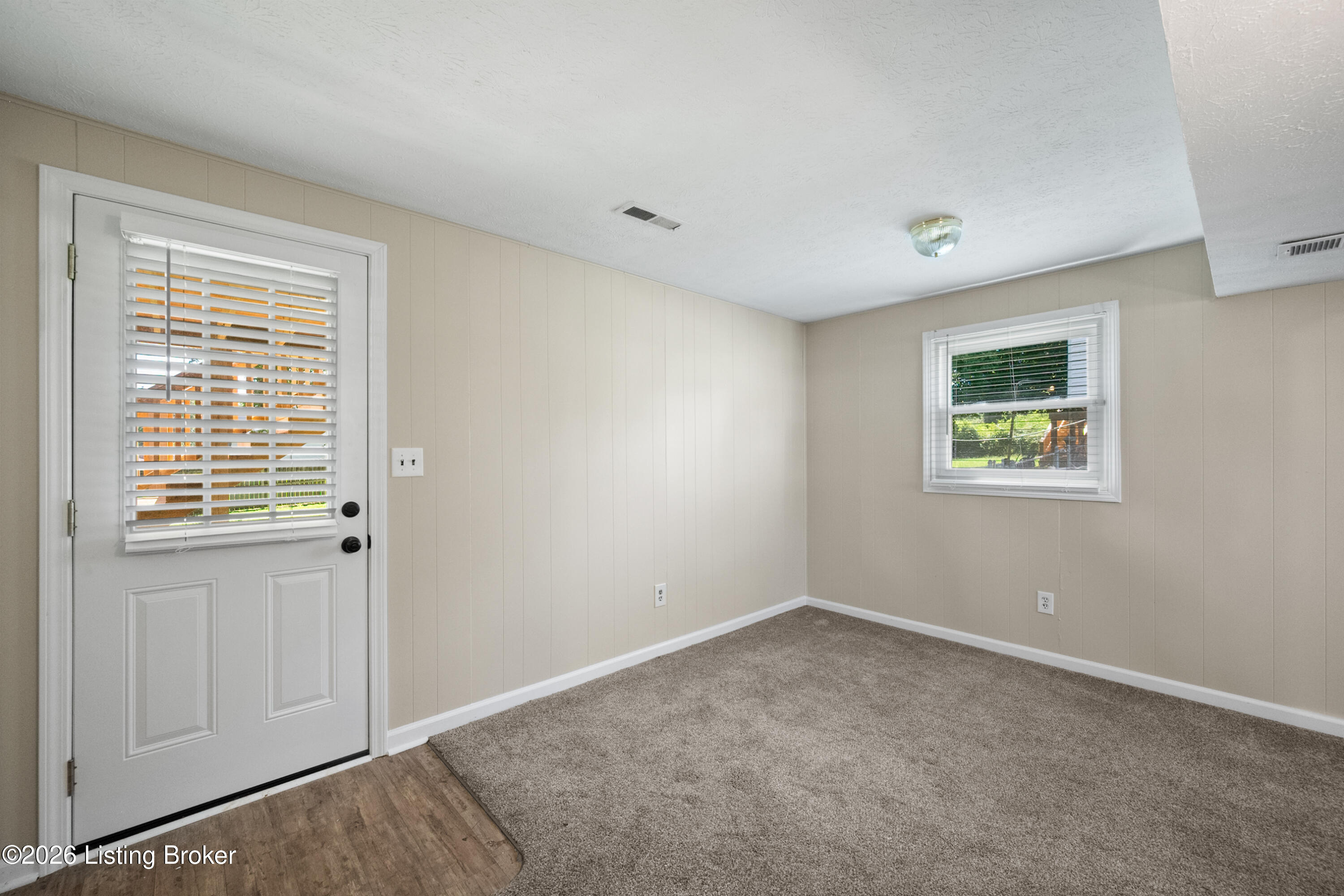 9212 Foxtail Ct Property Photo 30