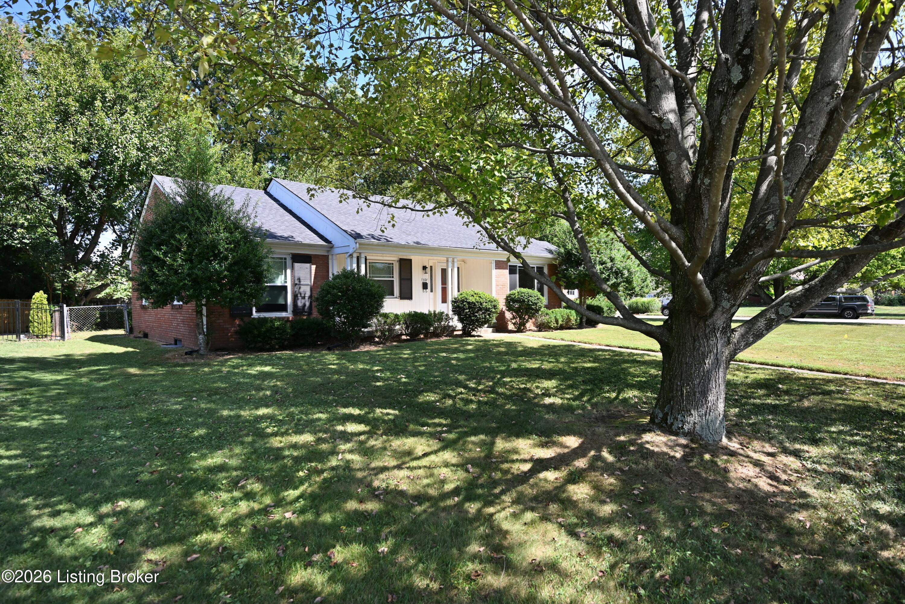 1521 Woodluck Ave Property Photo 3
