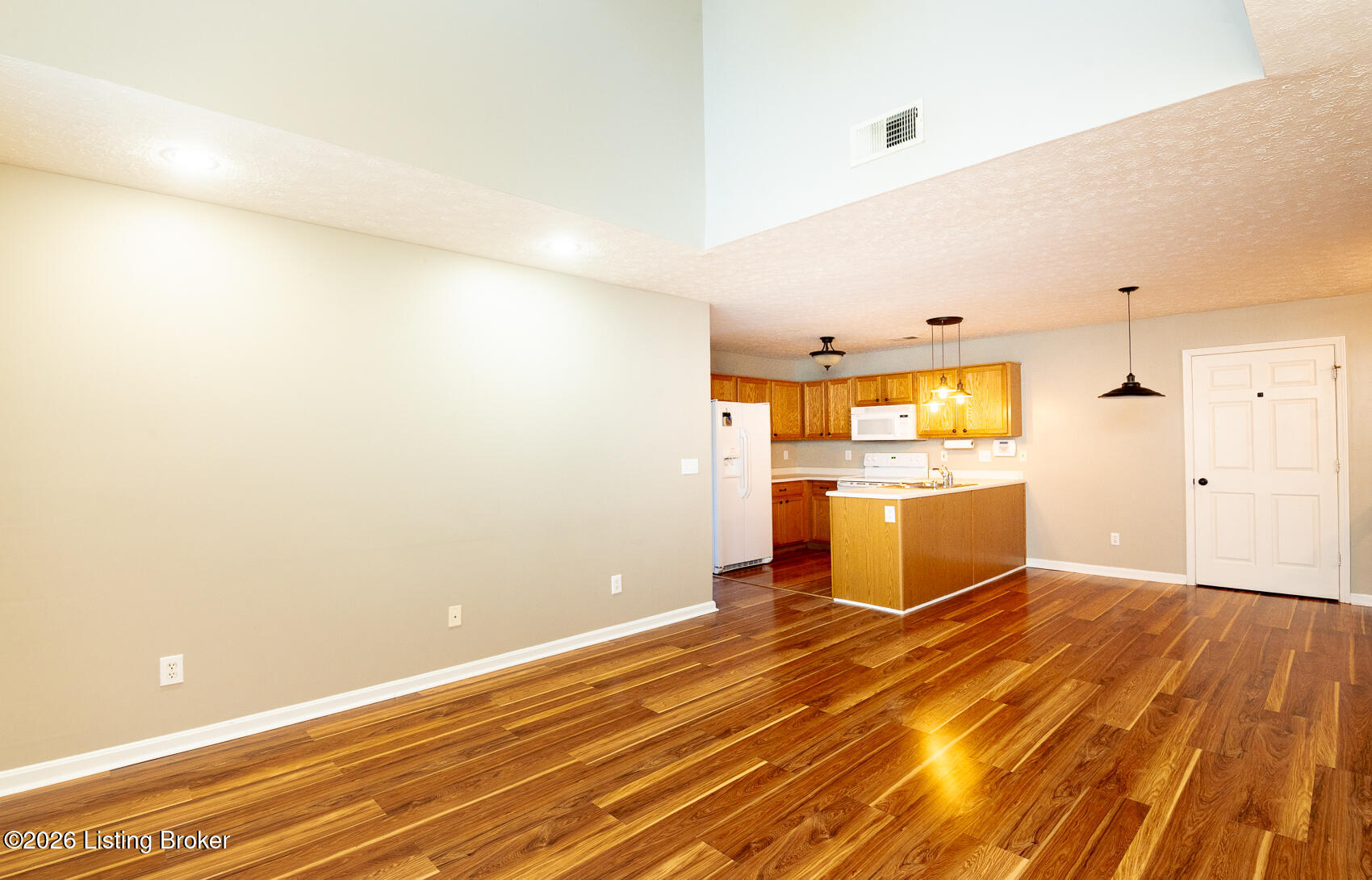 7921 Grand Cascade Dr Property Photo 11