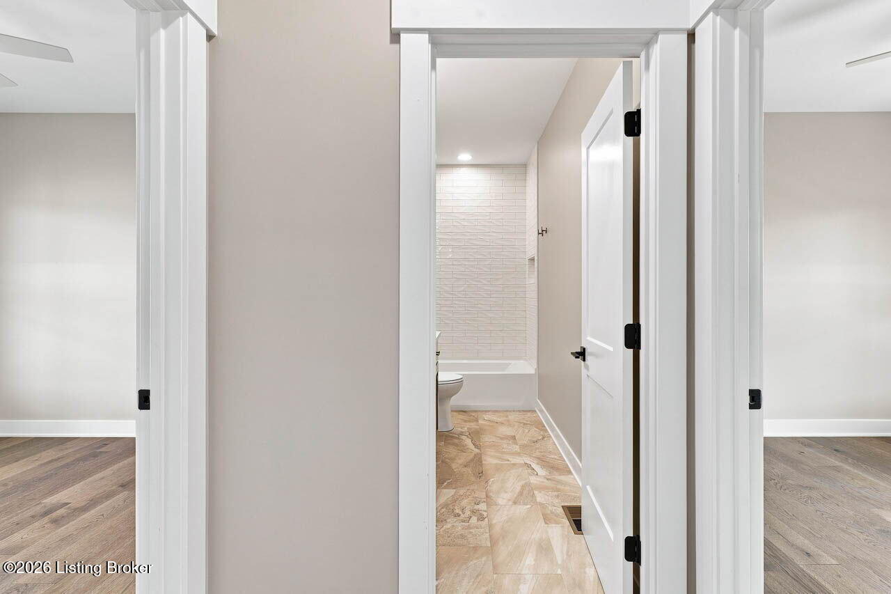 127 Woodford Dr Property Photo 23