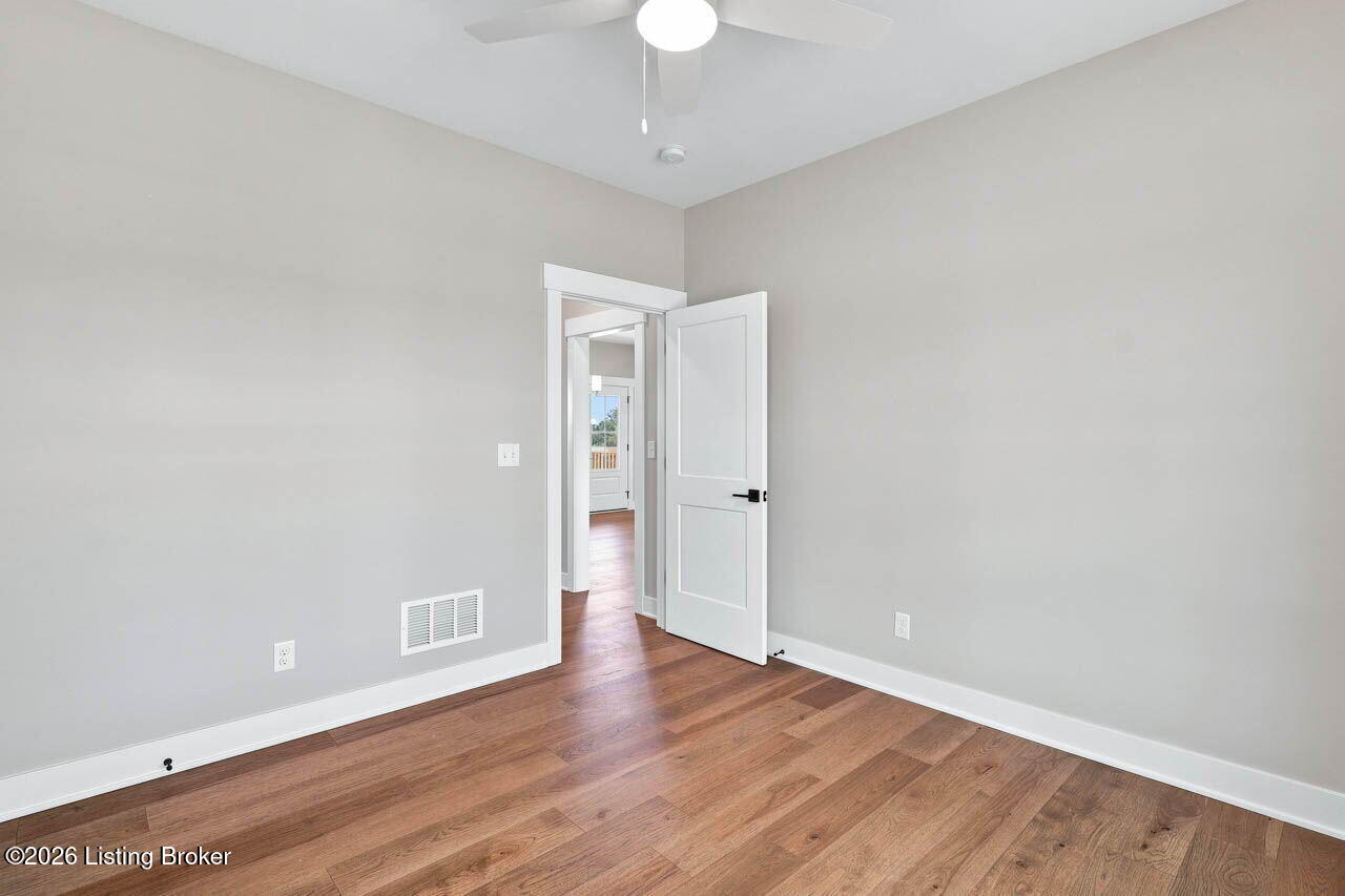 127 Woodford Dr Property Photo 25