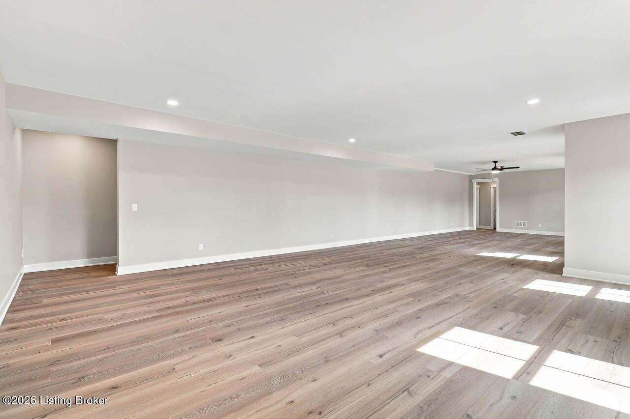 127 Woodford Dr Property Photo 46