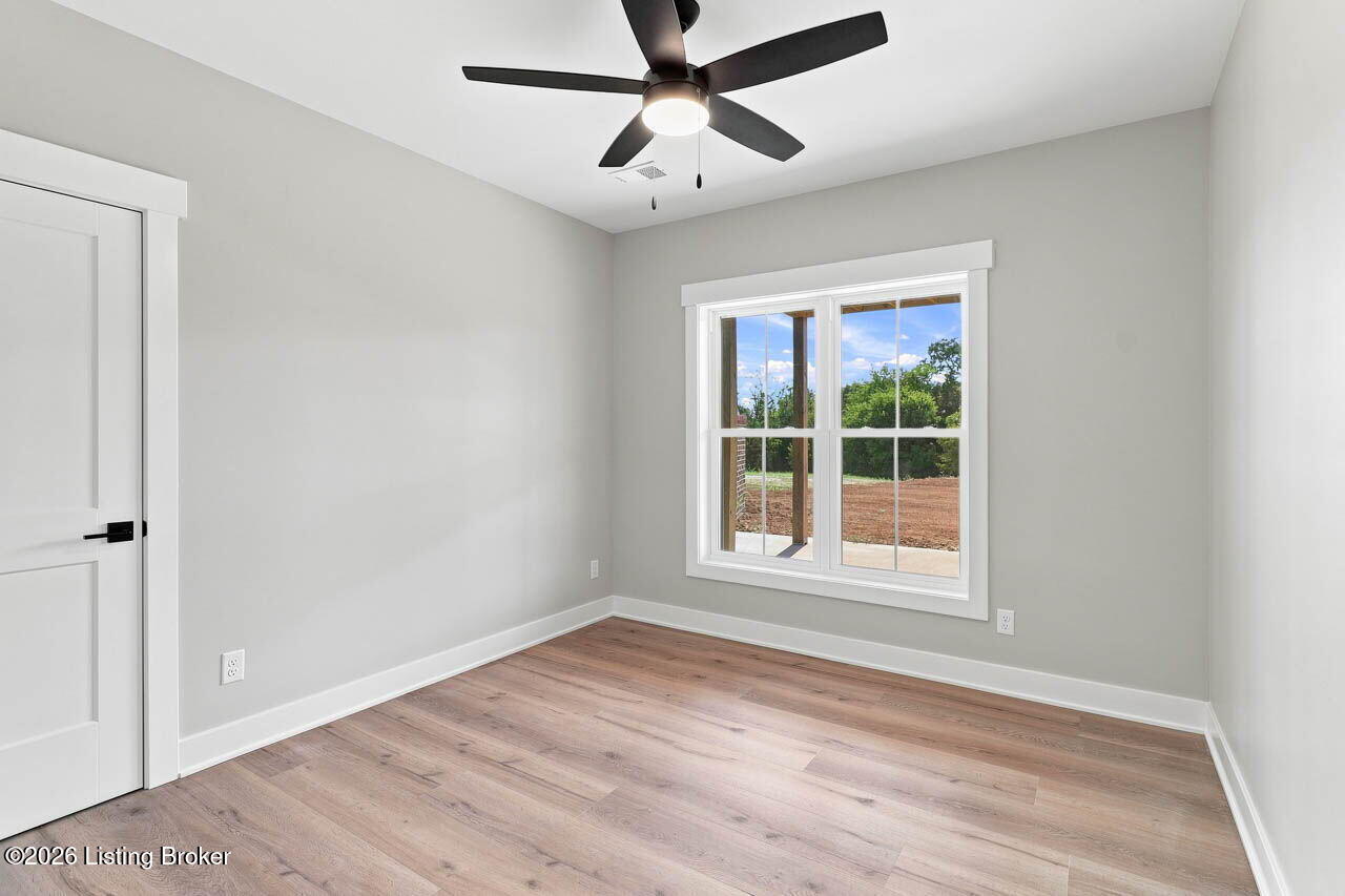 127 Woodford Dr Property Photo 48