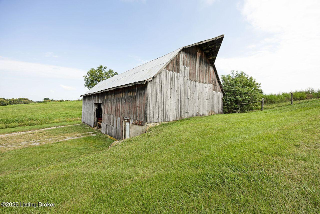 4710 Highgrove Rd Property Photo 9