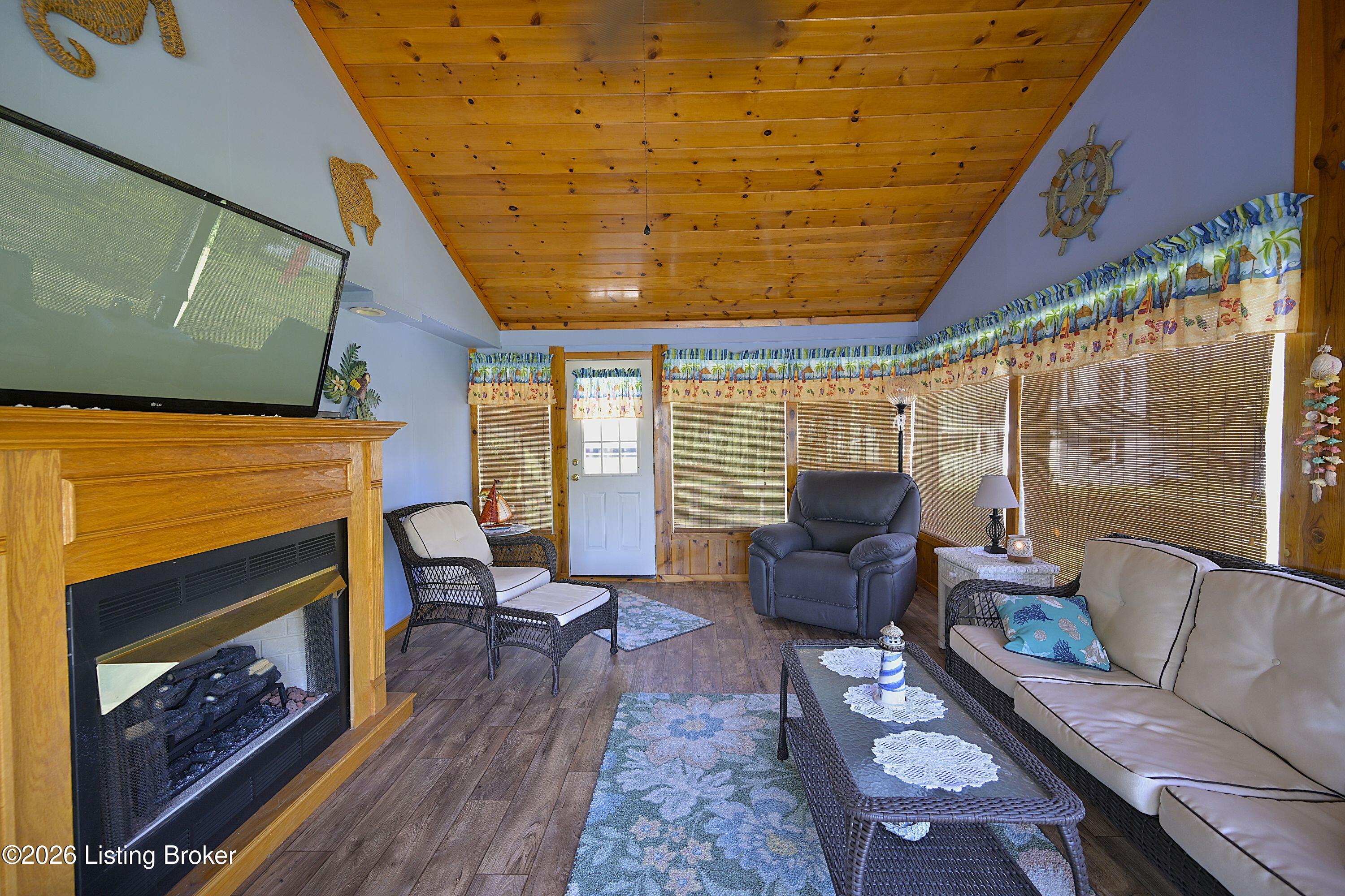 707a Main St Property Photo 23
