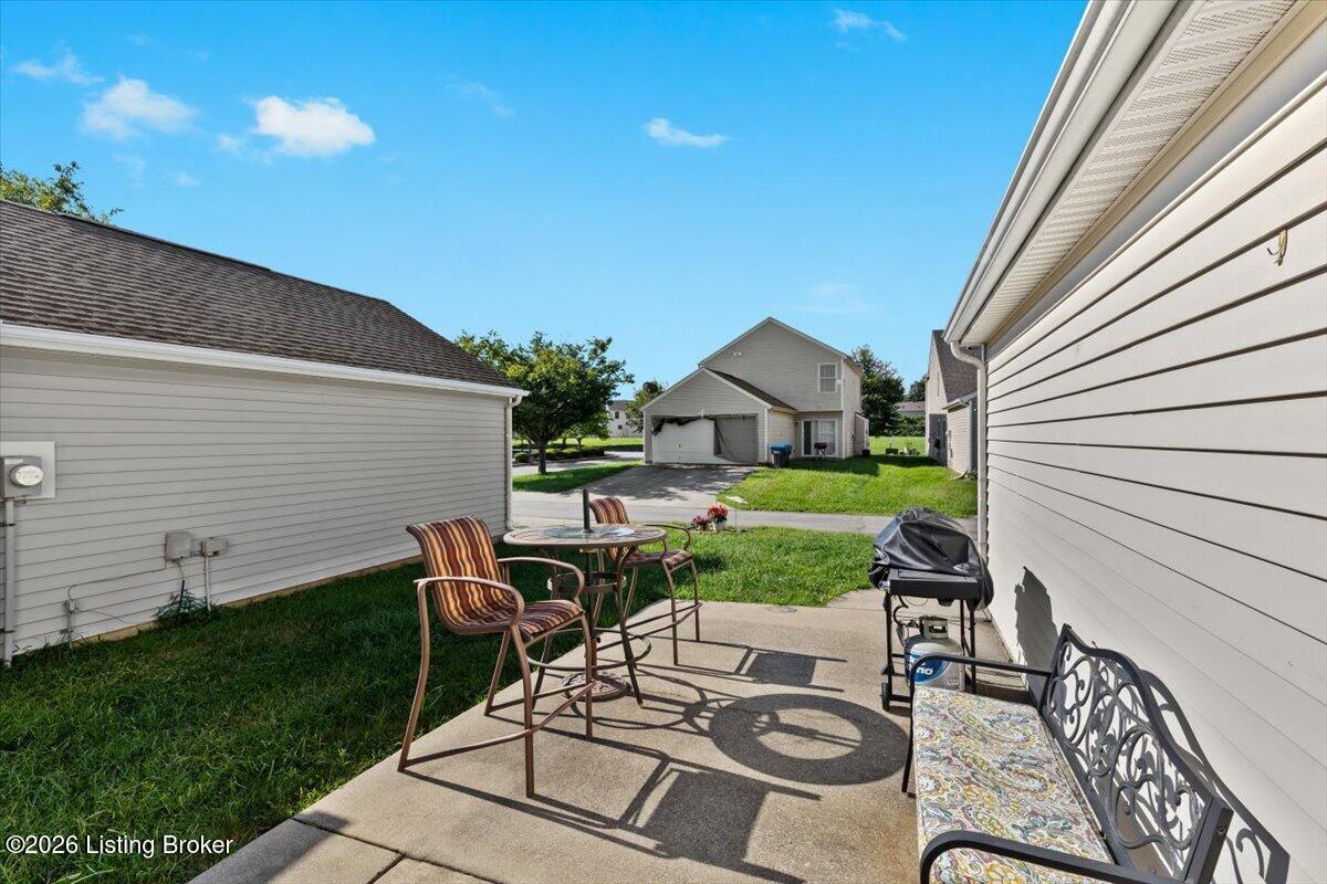 9619 Riverwalk Ave Property Photo 3