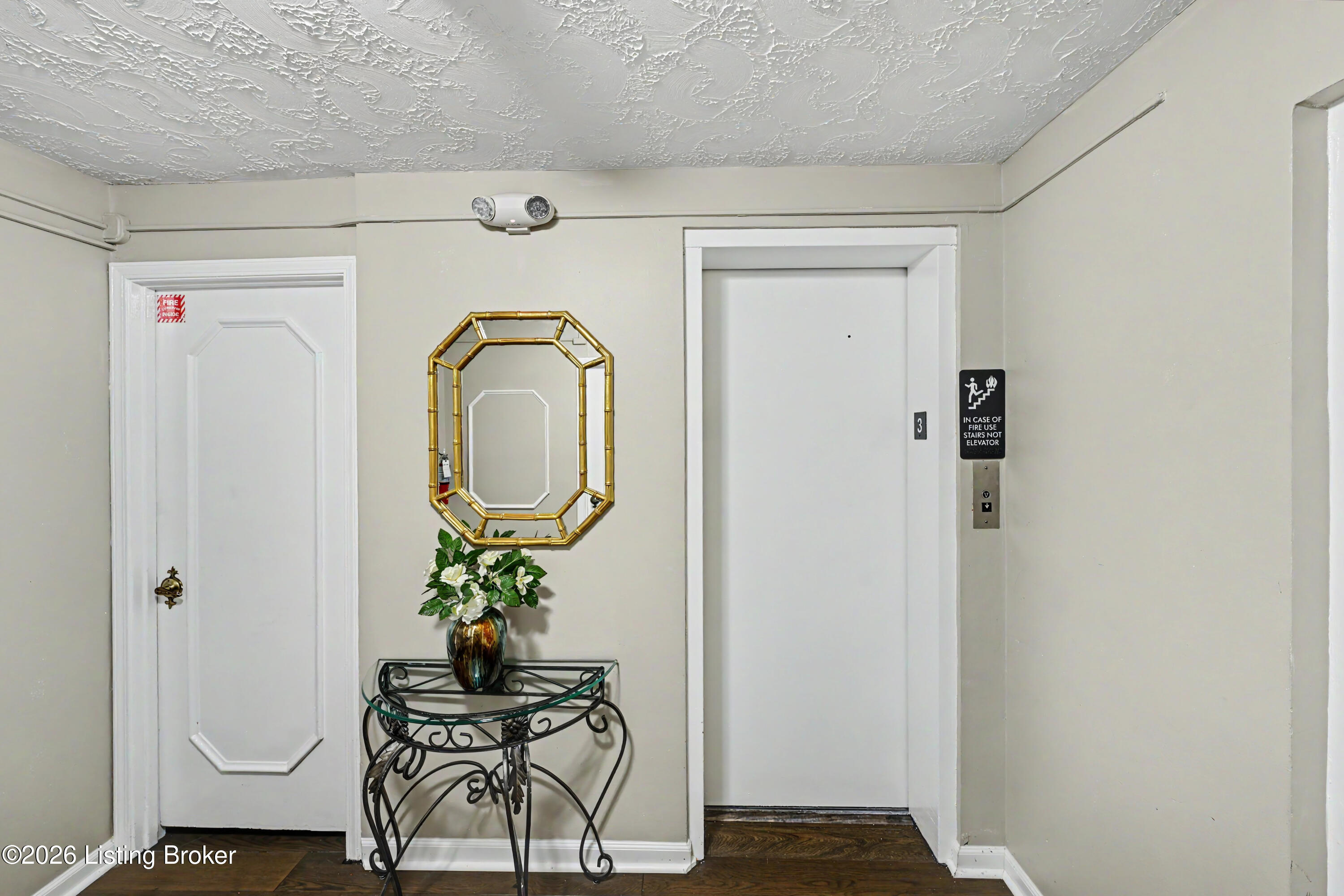 4875 Sherburn Ln 3d Property Photo 30