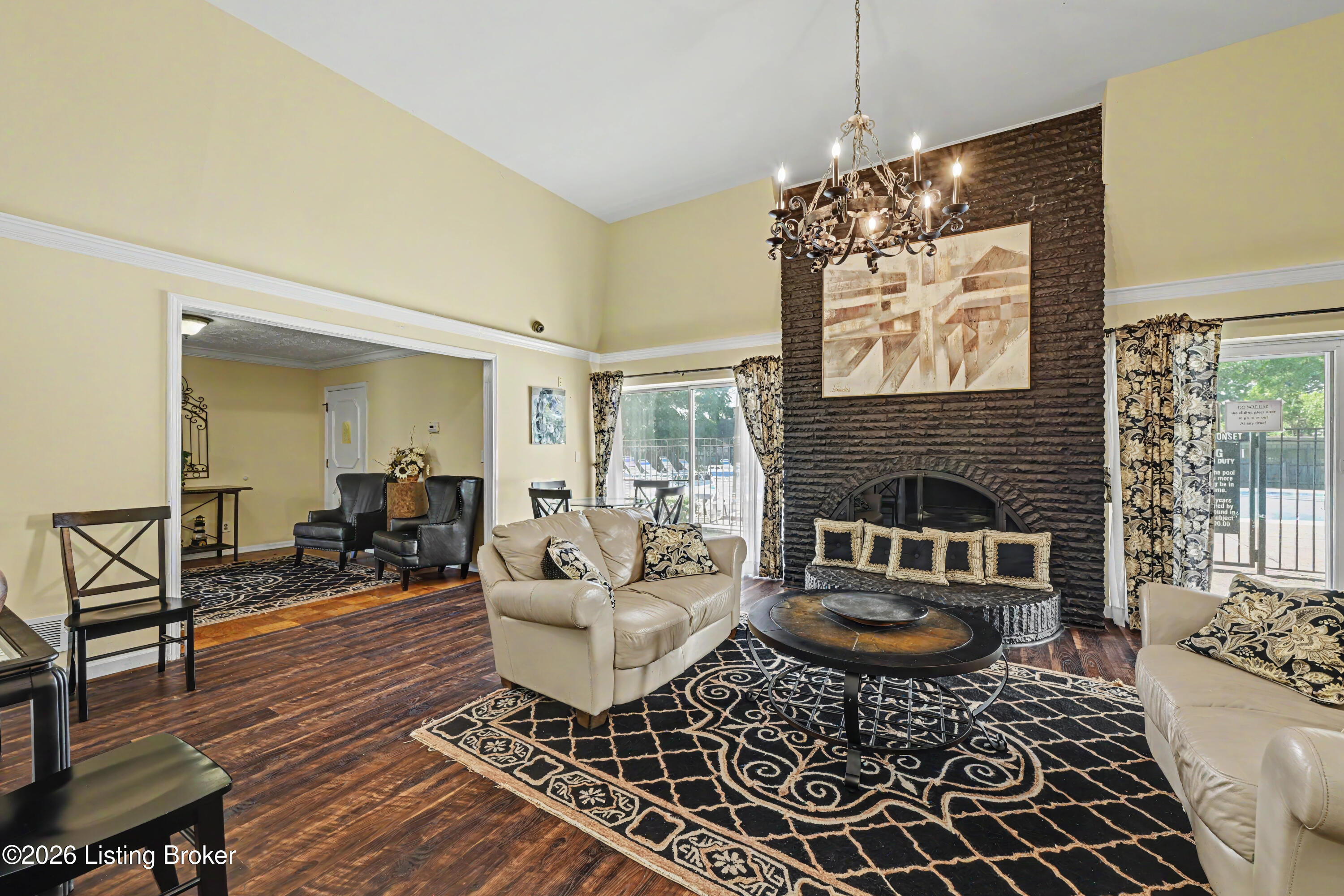 4875 Sherburn Ln 3d Property Photo 42