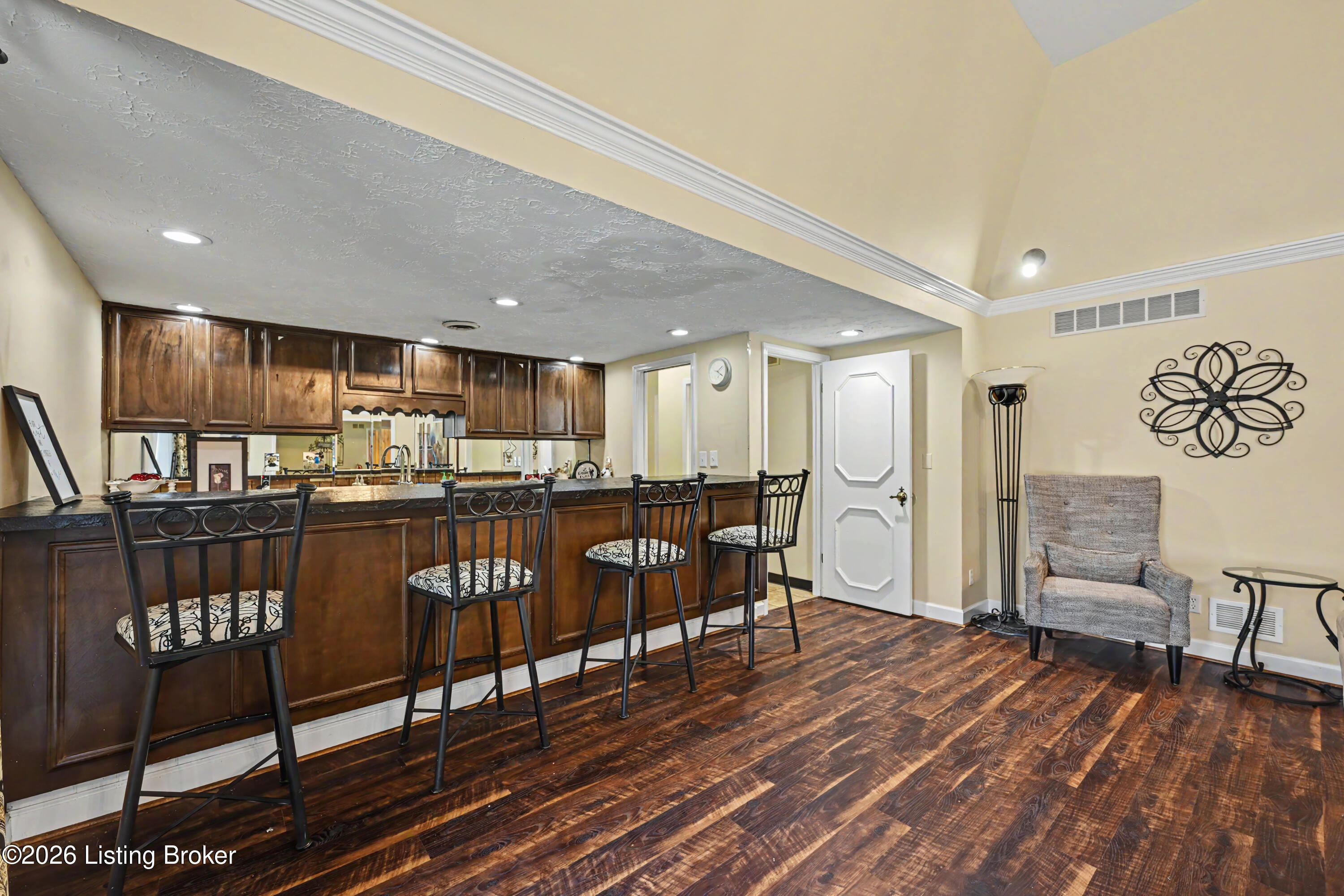 4875 Sherburn Ln 3d Property Photo 44