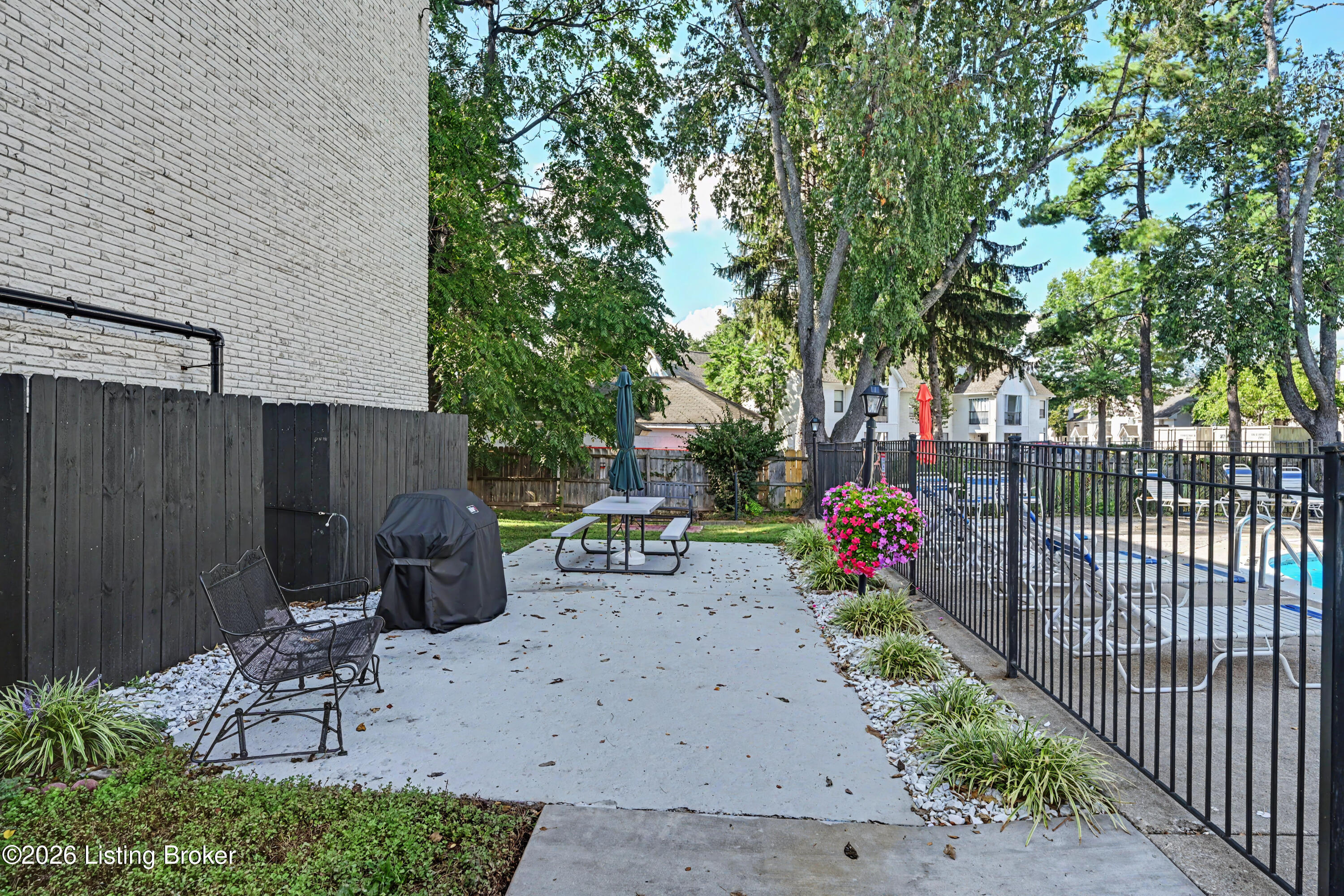 4875 Sherburn Ln 3d Property Photo 48