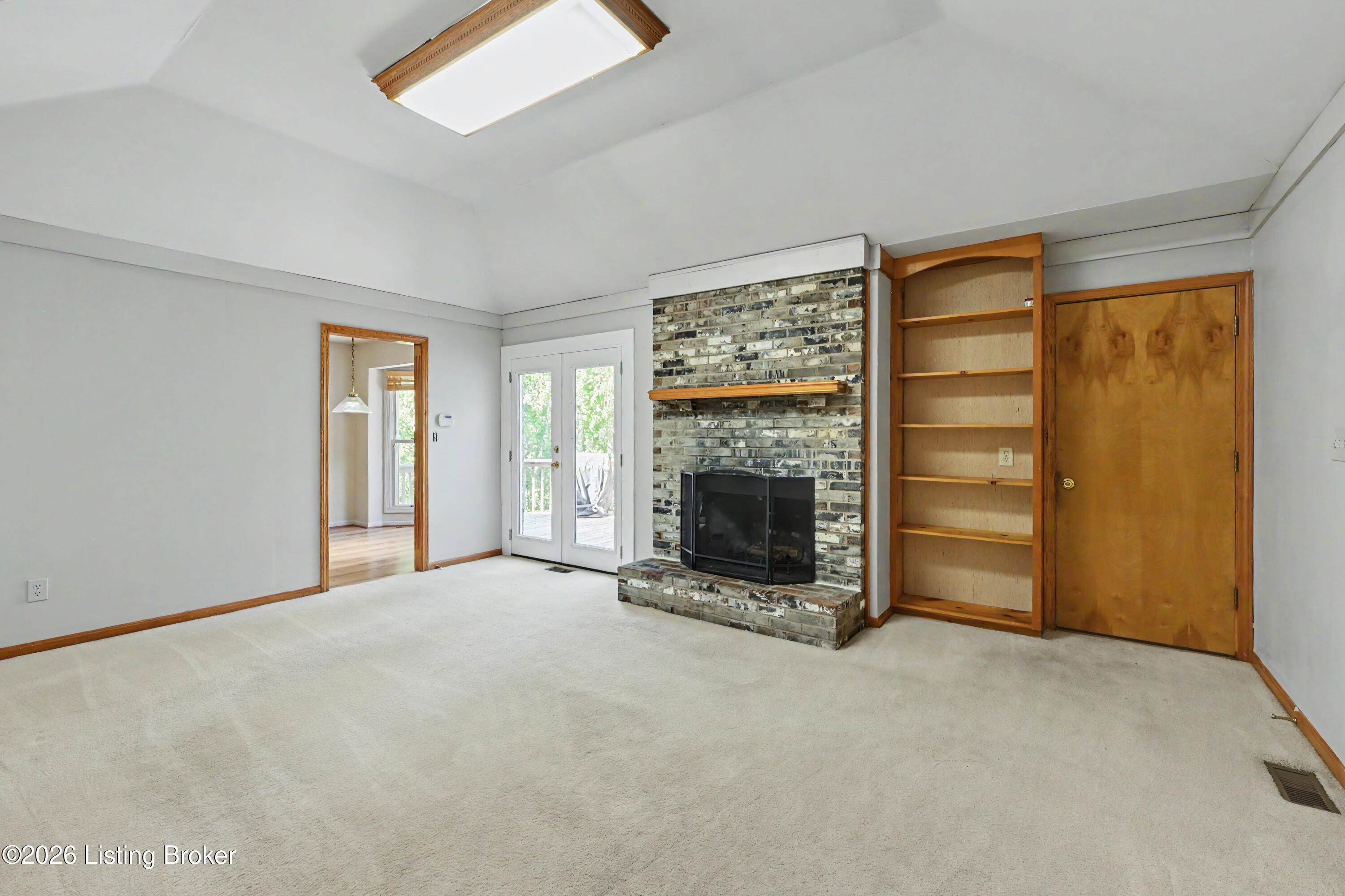 8911 Acushnet Rd Property Photo 3