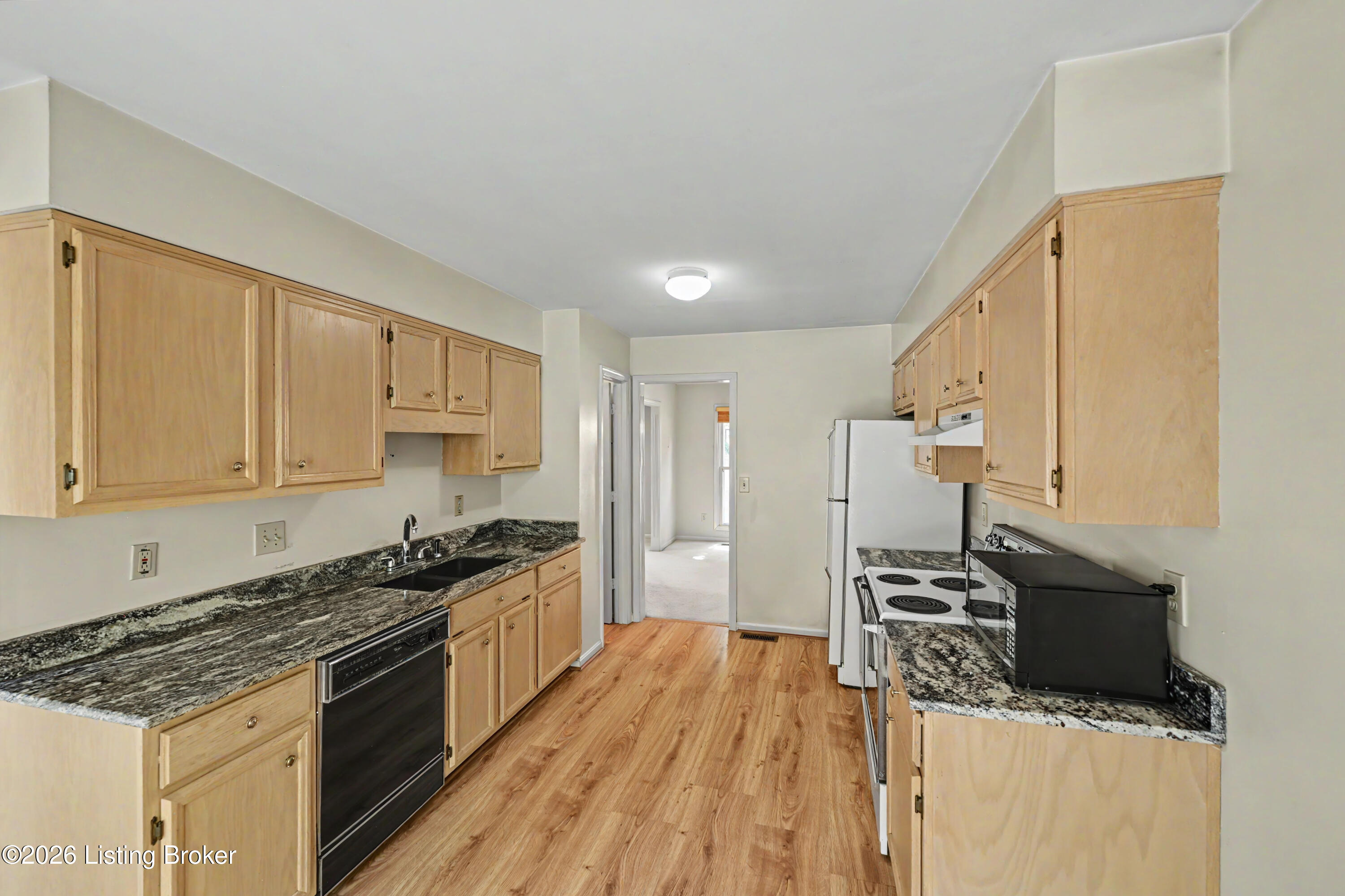 8911 Acushnet Rd Property Photo 7