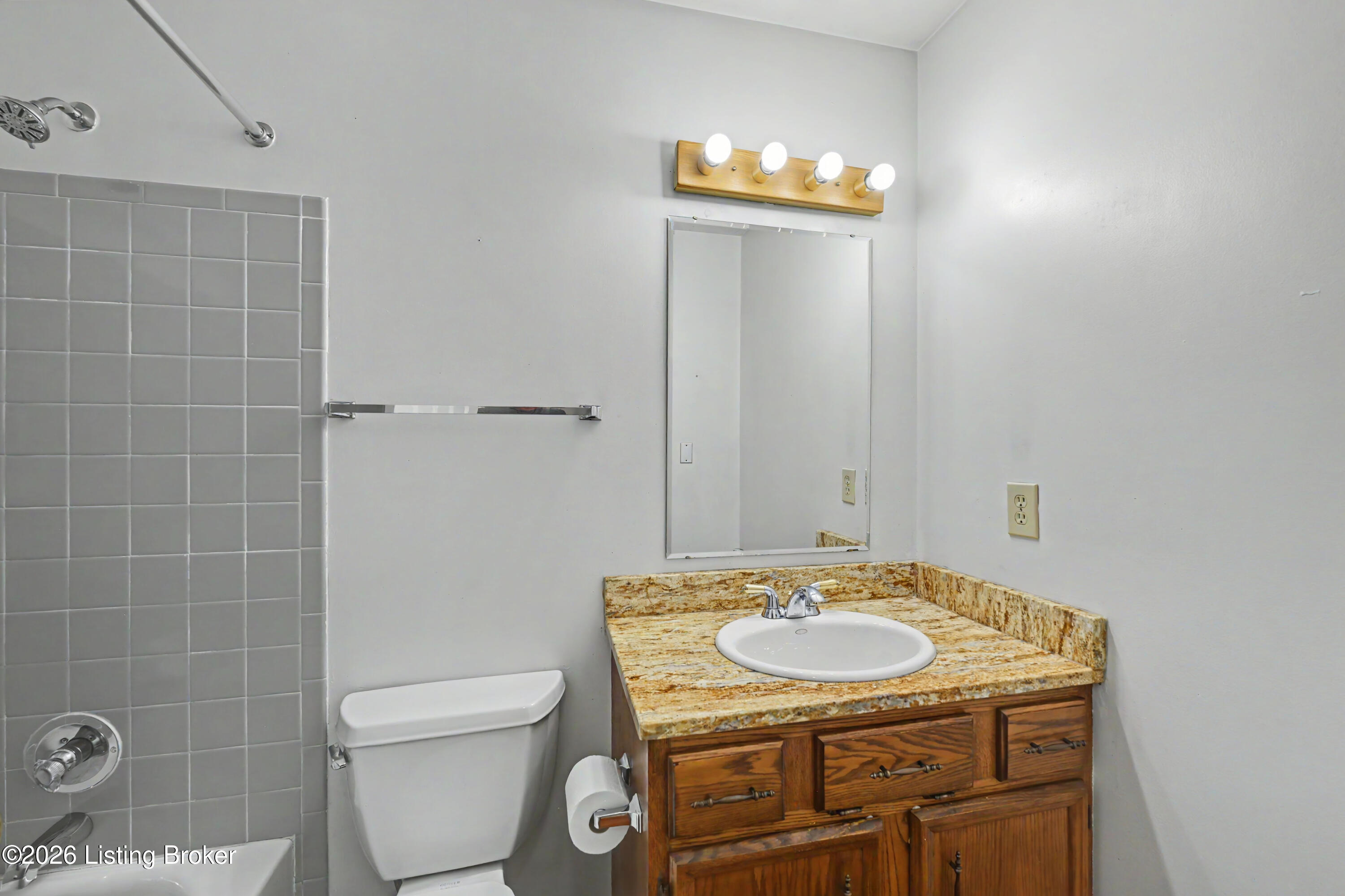 8911 Acushnet Rd Property Photo 16