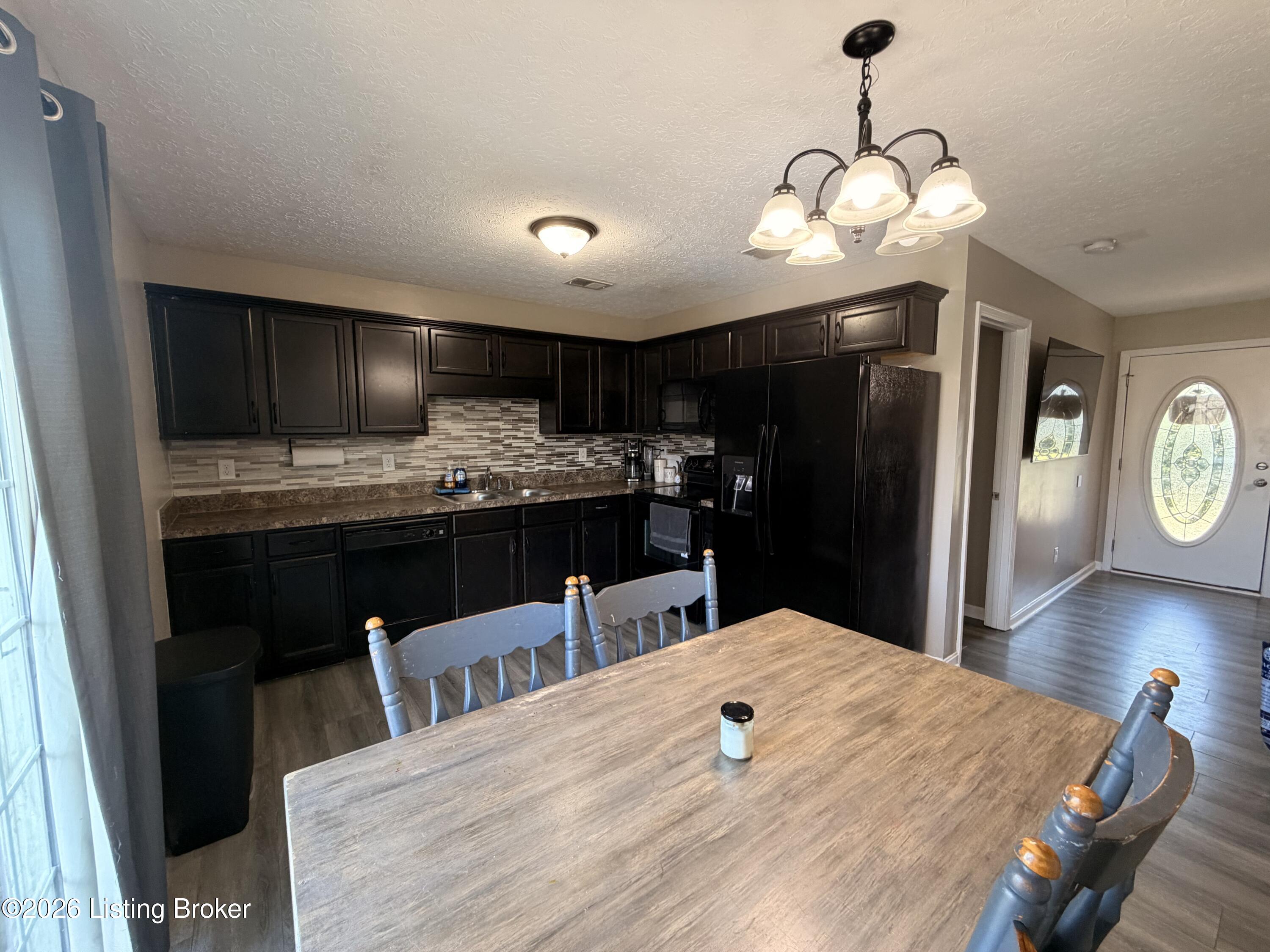322 Gentry Ln Property Photo 5