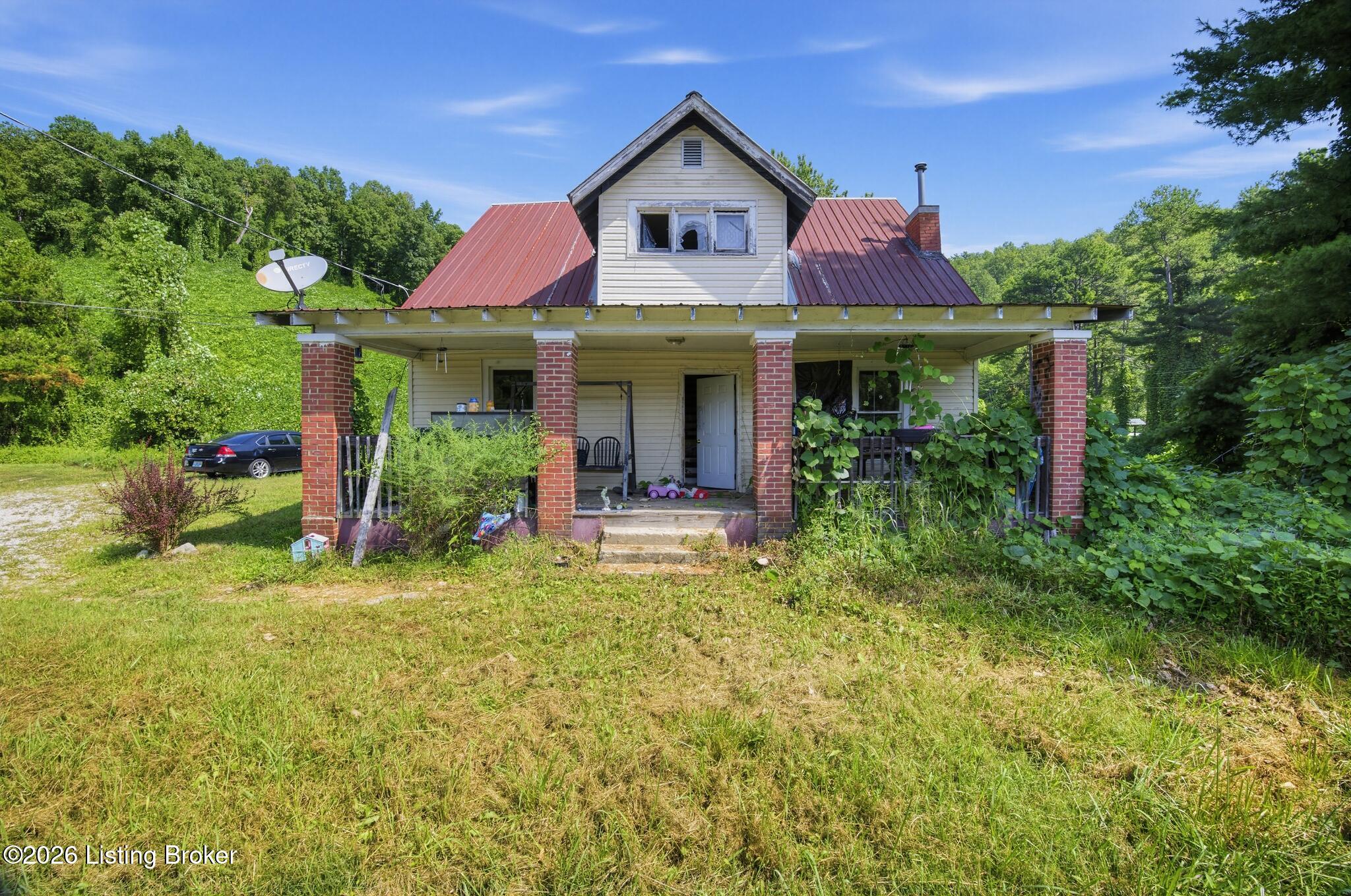 5476 Highway 638 Property Photo 1