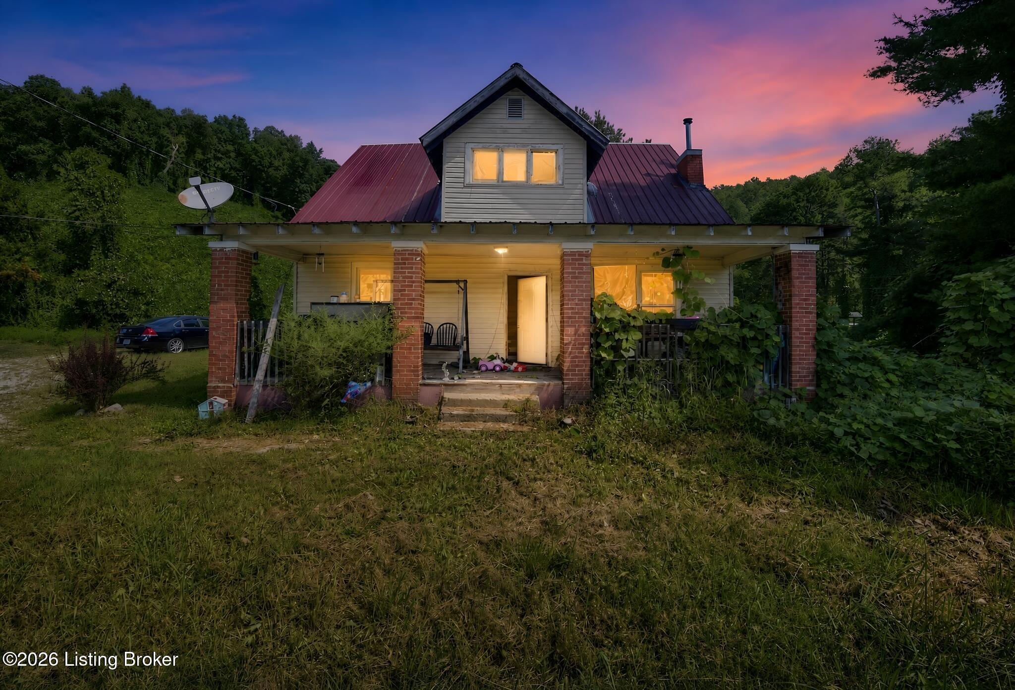5476 Highway 638 Property Photo 2