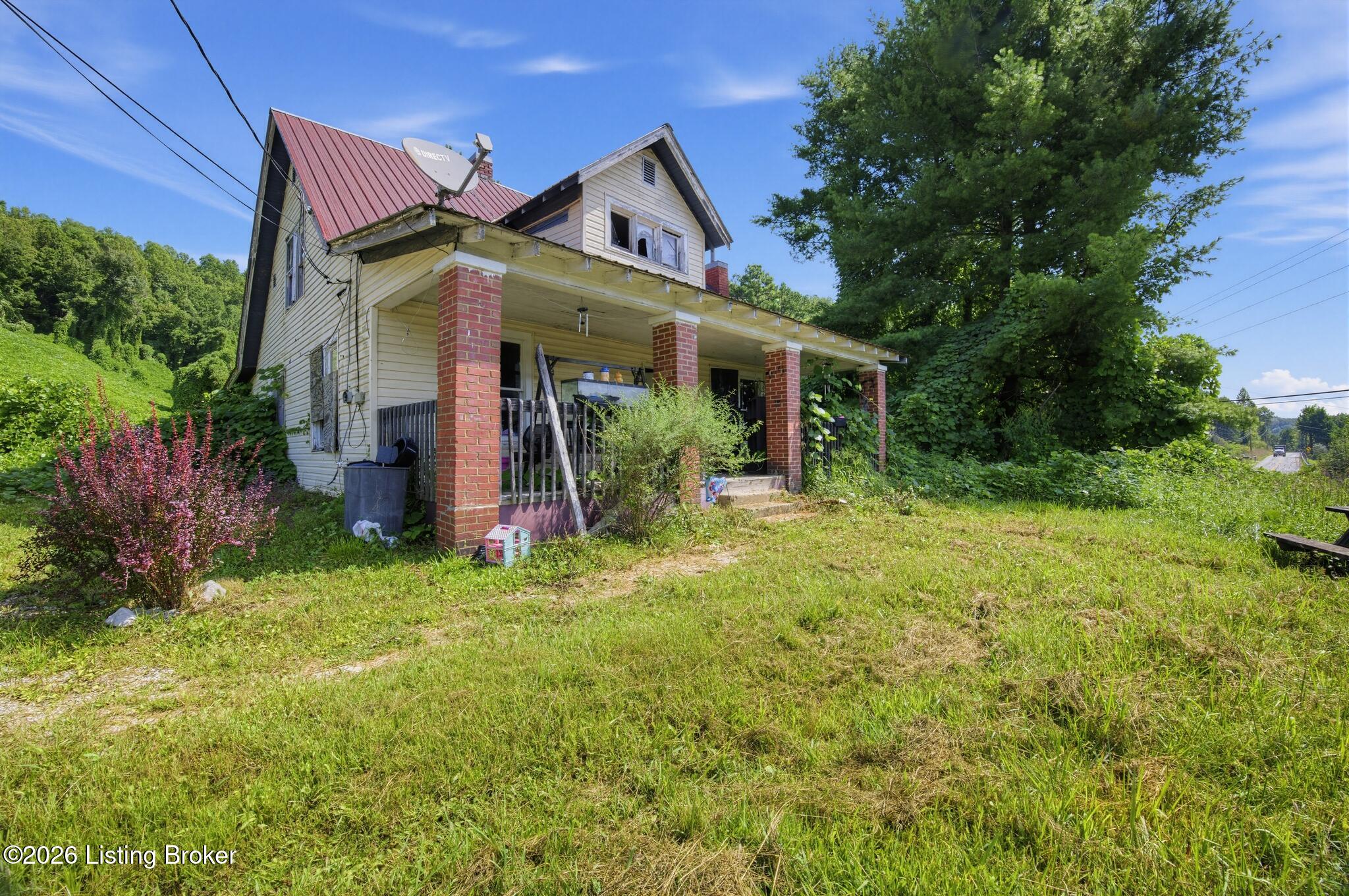 5476 Highway 638 Property Photo 3
