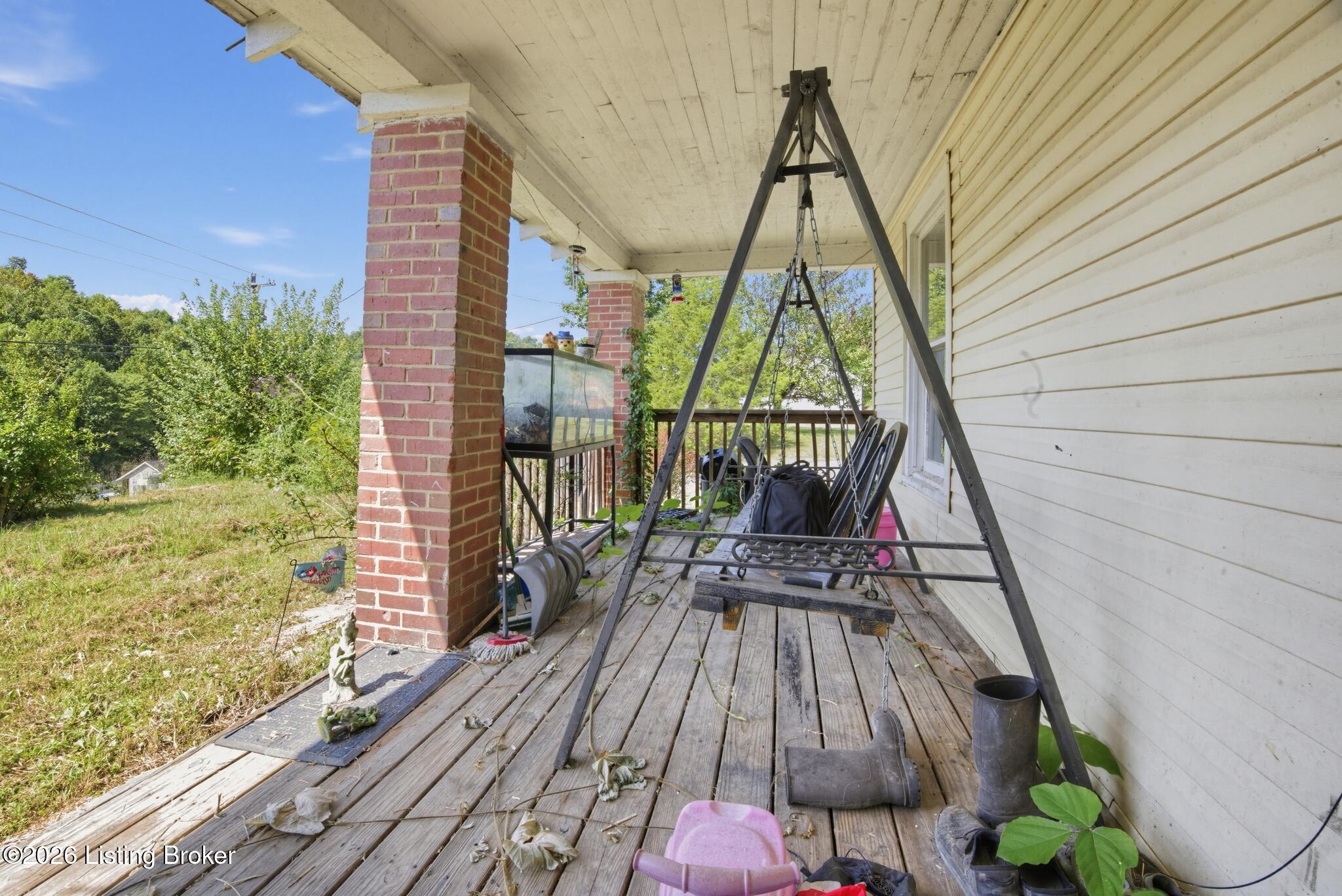 5476 Highway 638 Property Photo 4