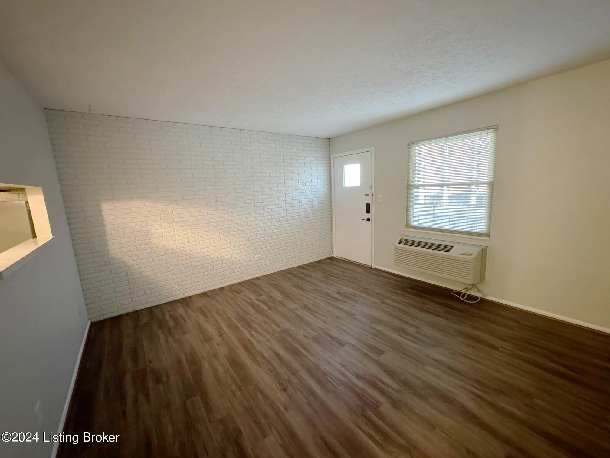4012 Dupont Cir 309 Property Photo 5