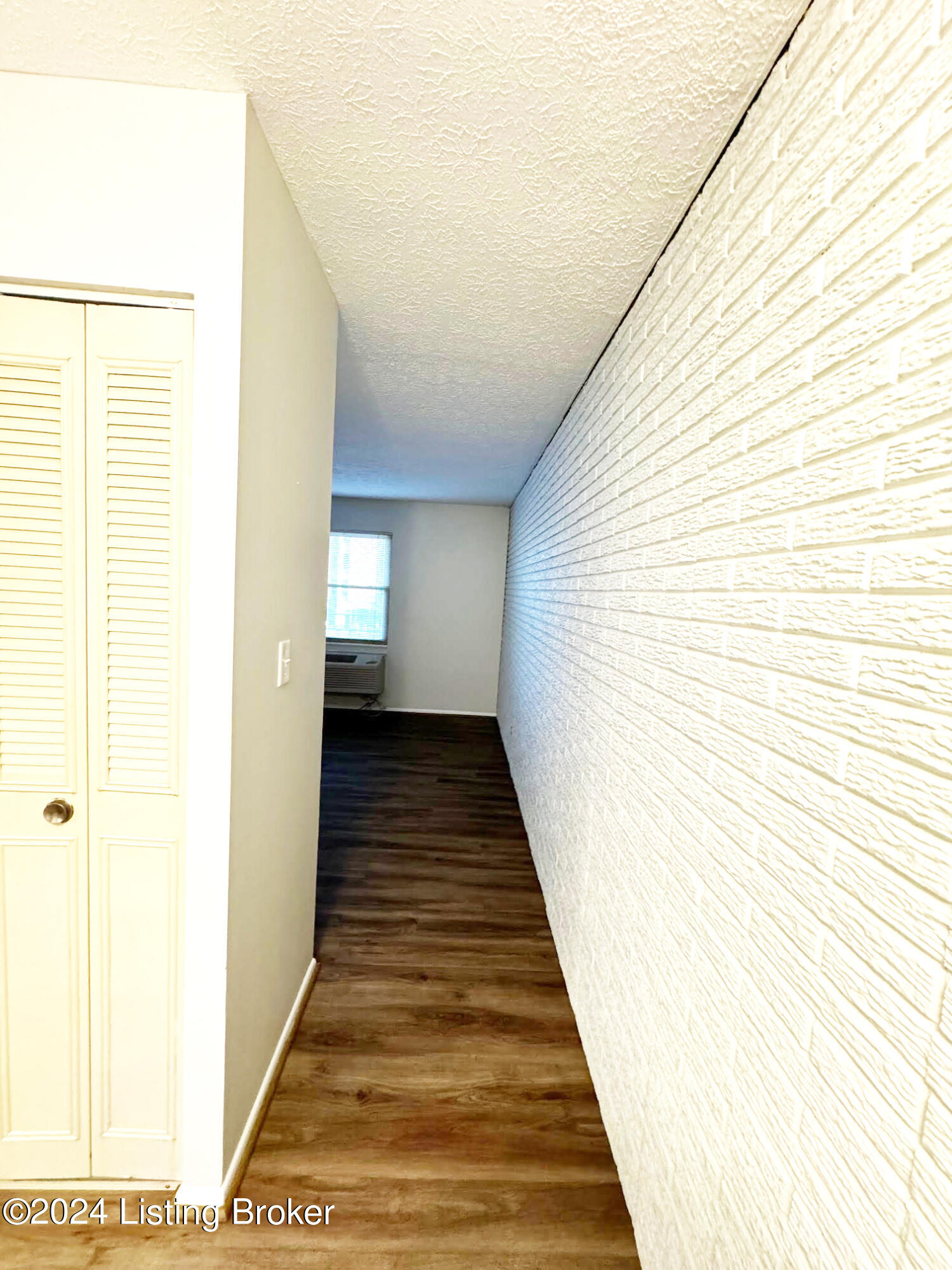 4012 Dupont Cir 309 Property Photo 7