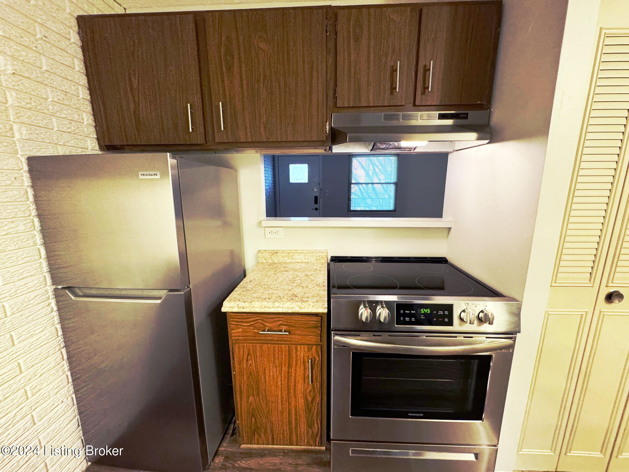 4012 Dupont Cir 309 Property Photo 8