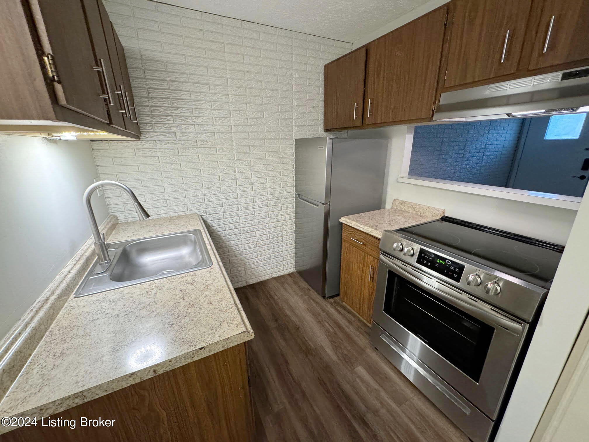 4012 Dupont Cir 309 Property Photo 9