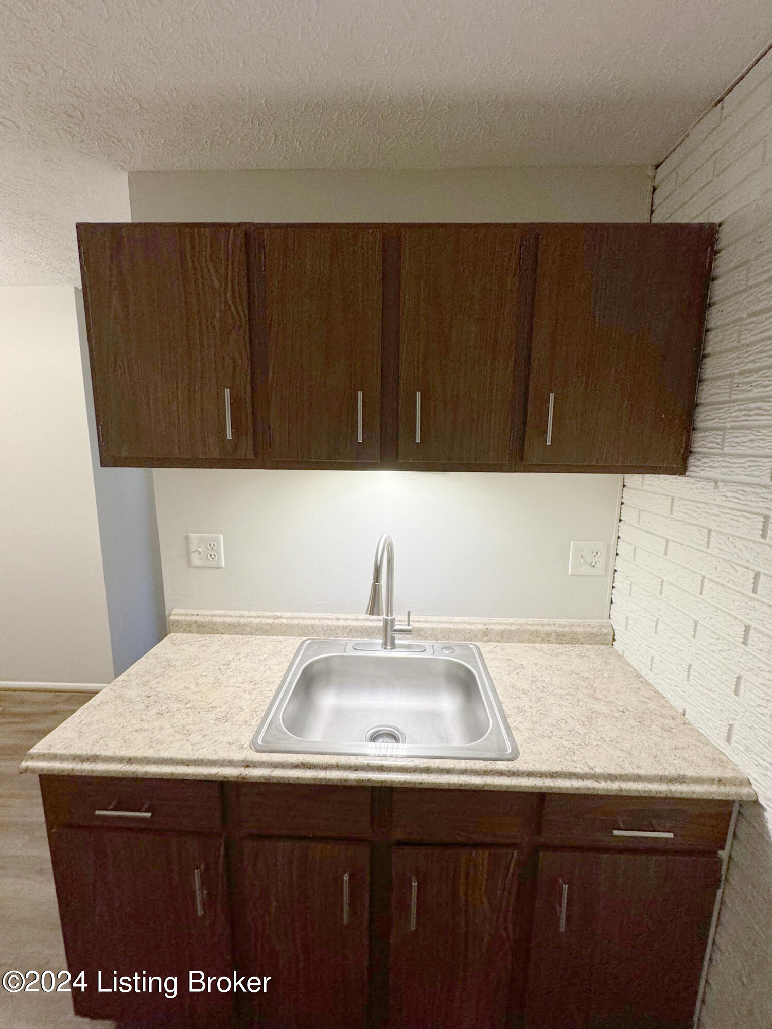 4012 Dupont Cir 309 Property Photo 11