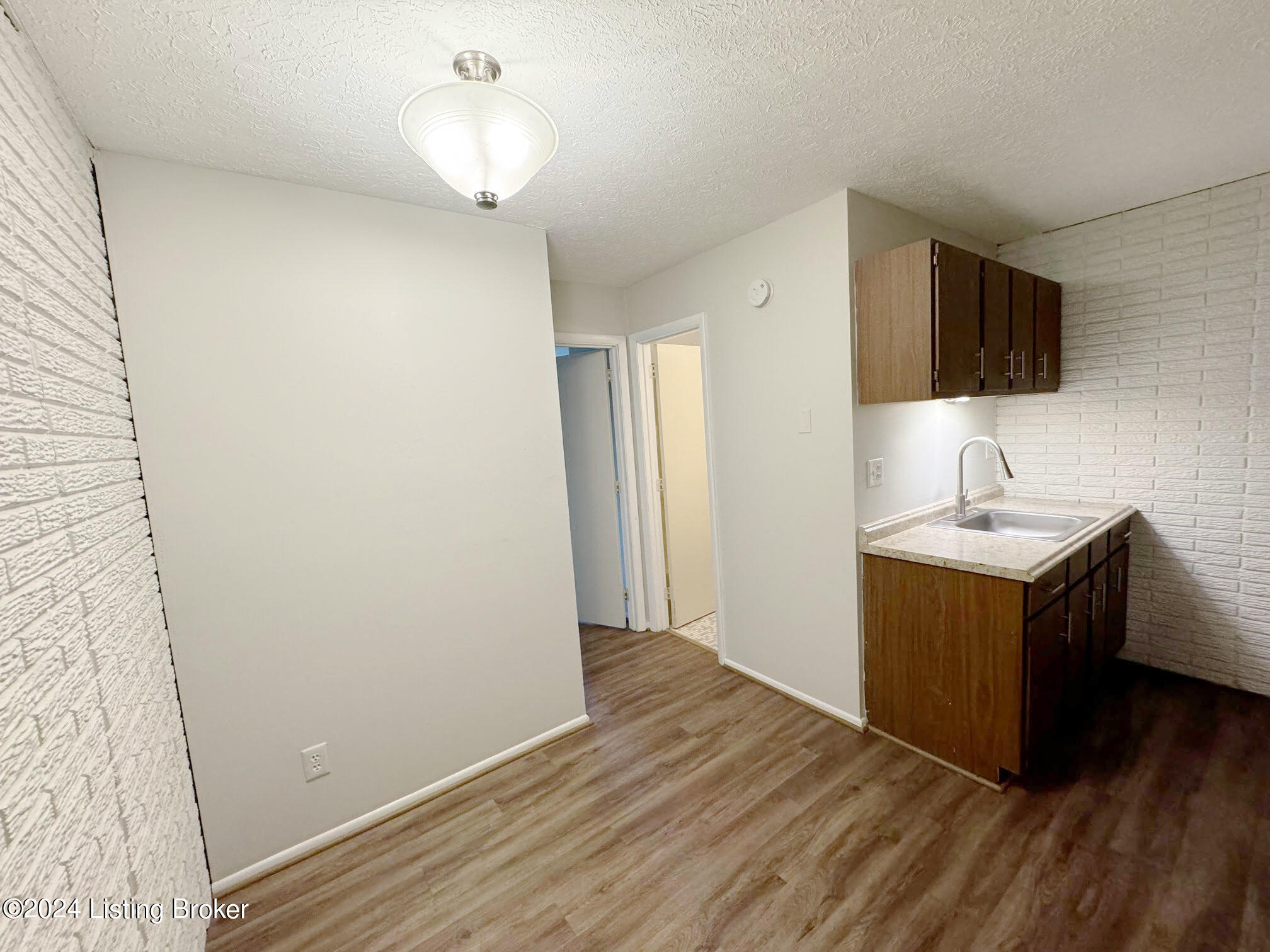 4012 Dupont Cir 309 Property Photo 12