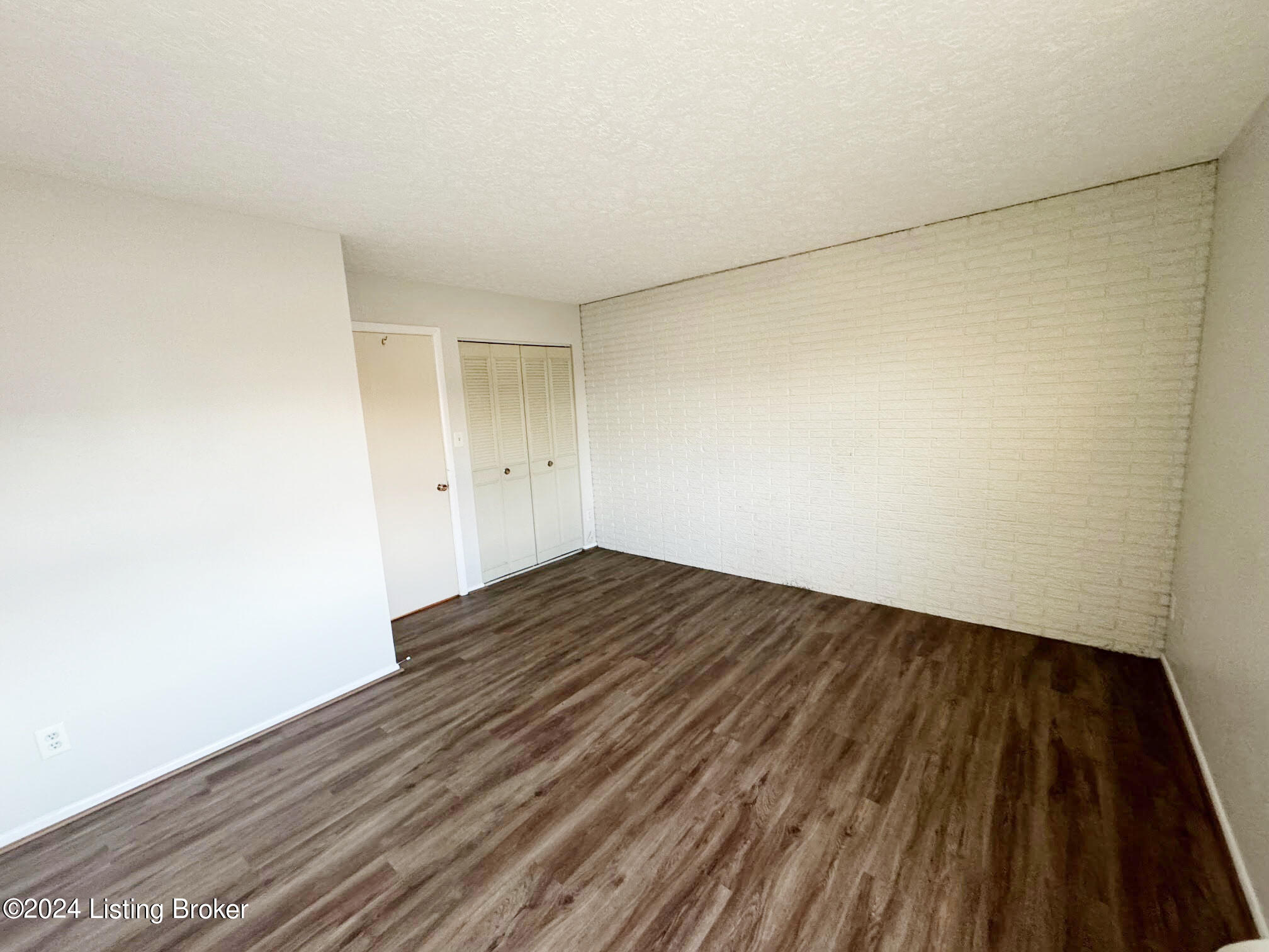 4012 Dupont Cir 309 Property Photo 17