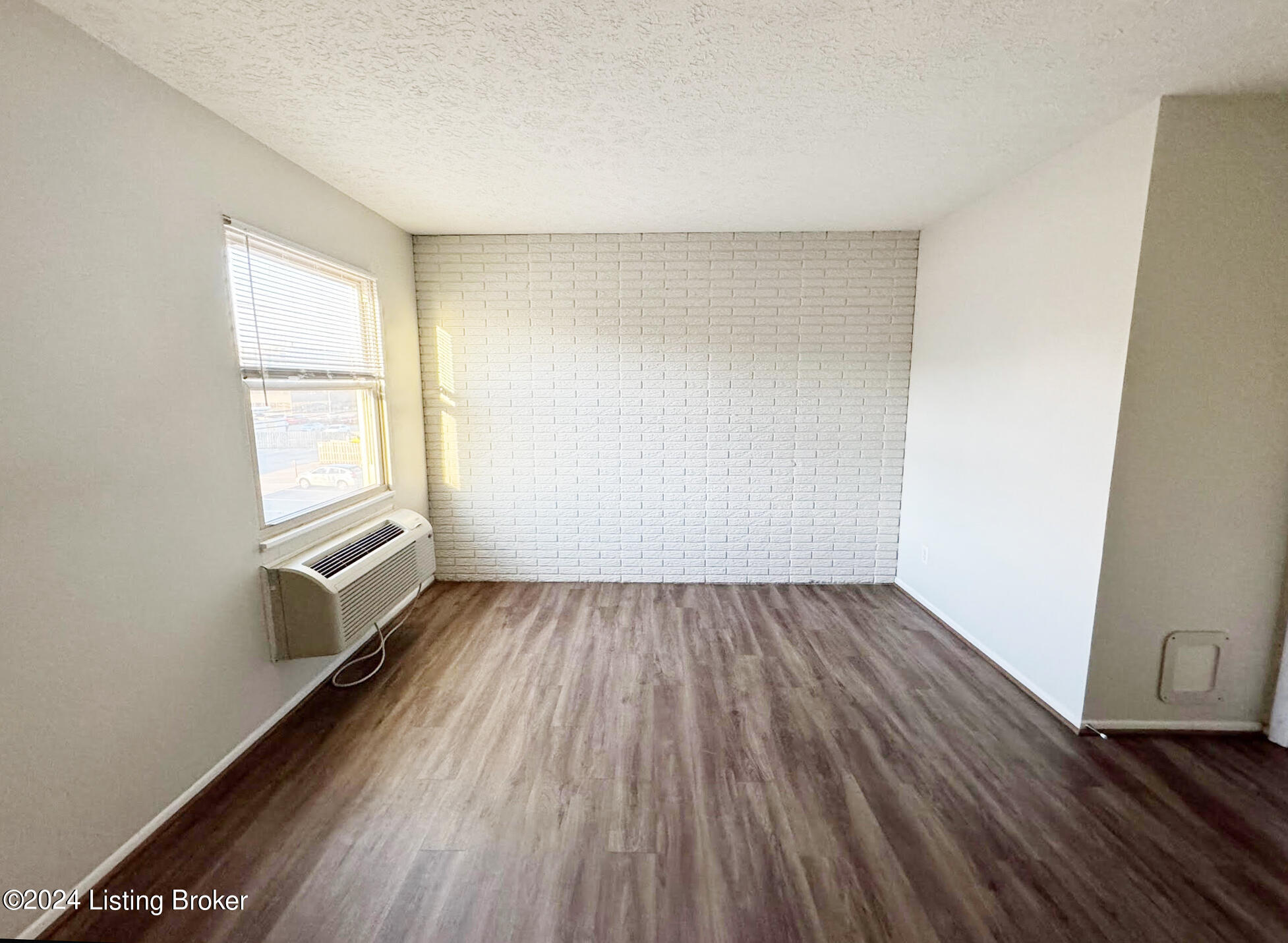 4012 Dupont Cir 309 Property Photo 20