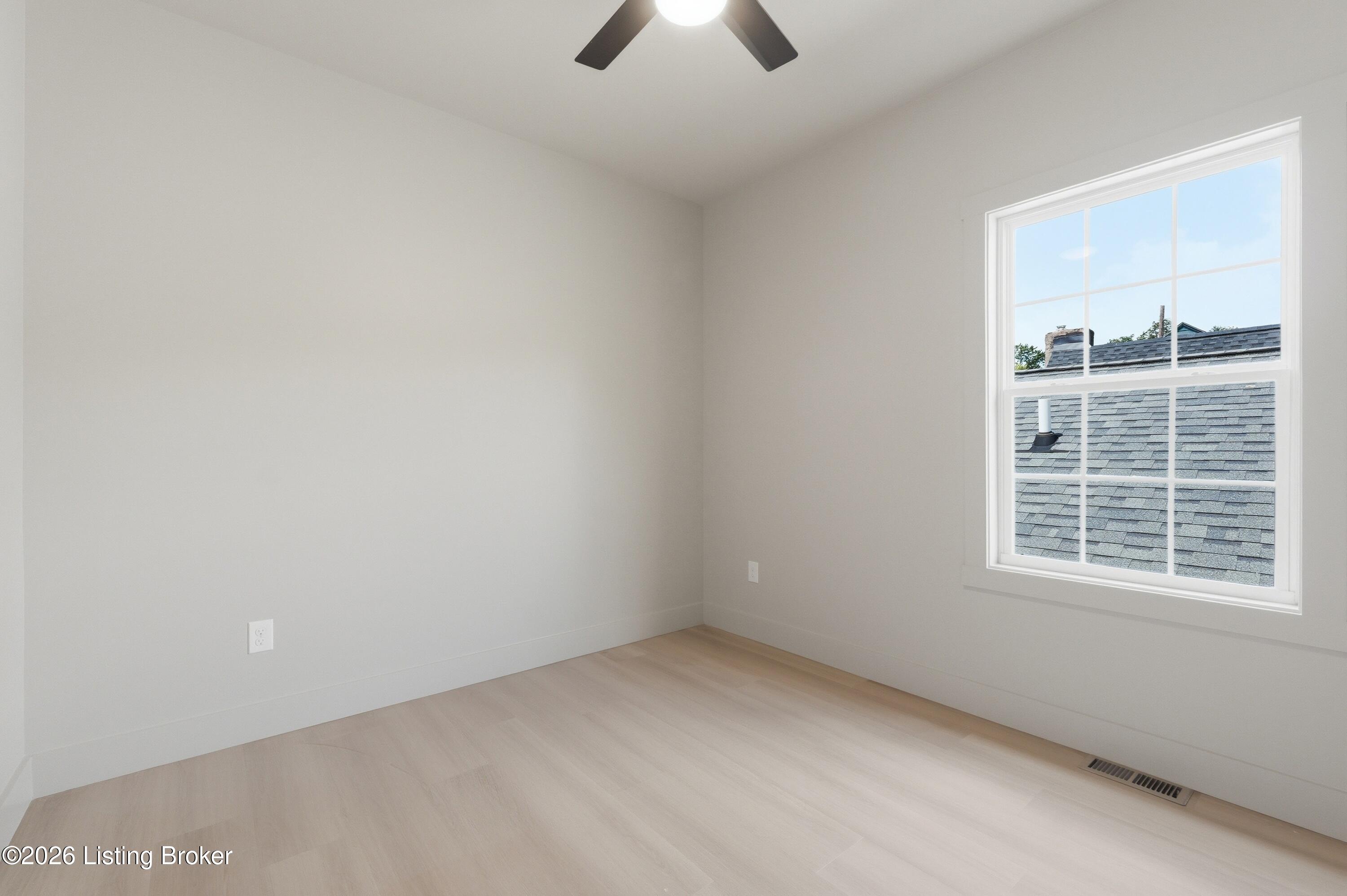 514 E Ormsby Ave Property Photo 22