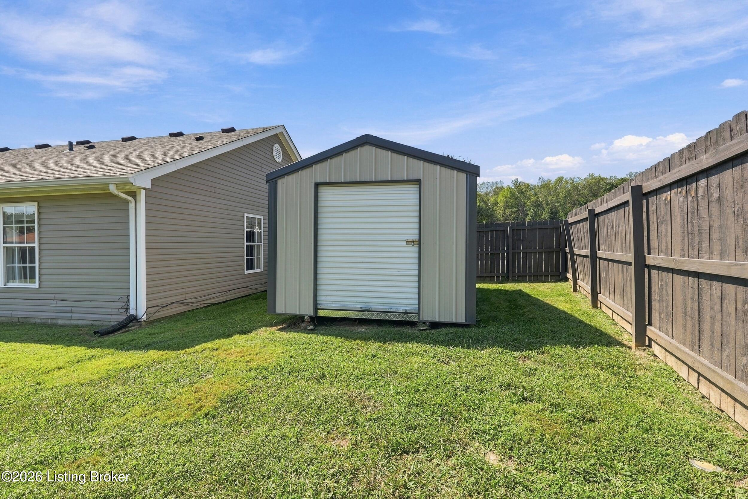 230 Clover Cove Dr Property Photo 31