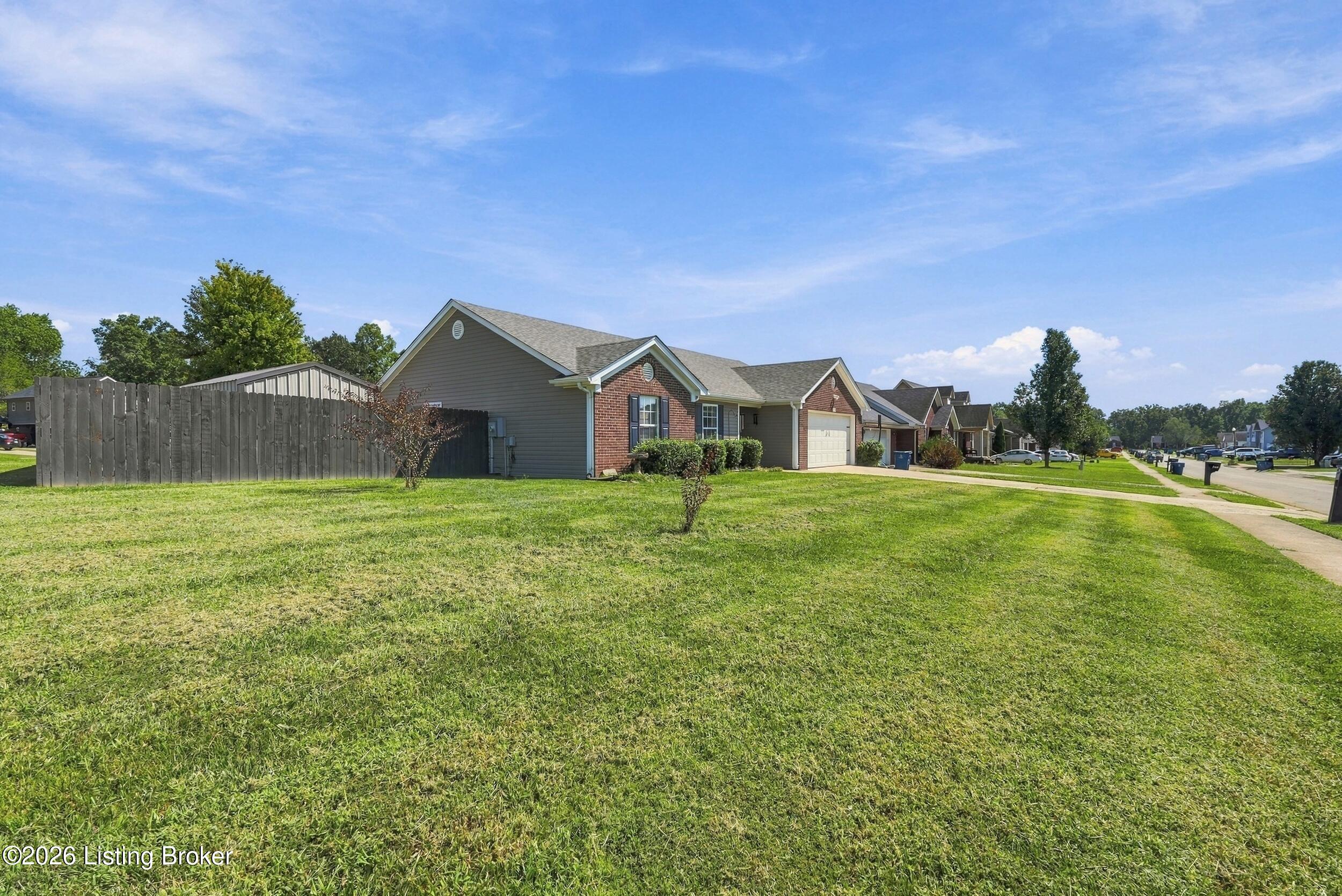 230 Clover Cove Dr Property Photo 34