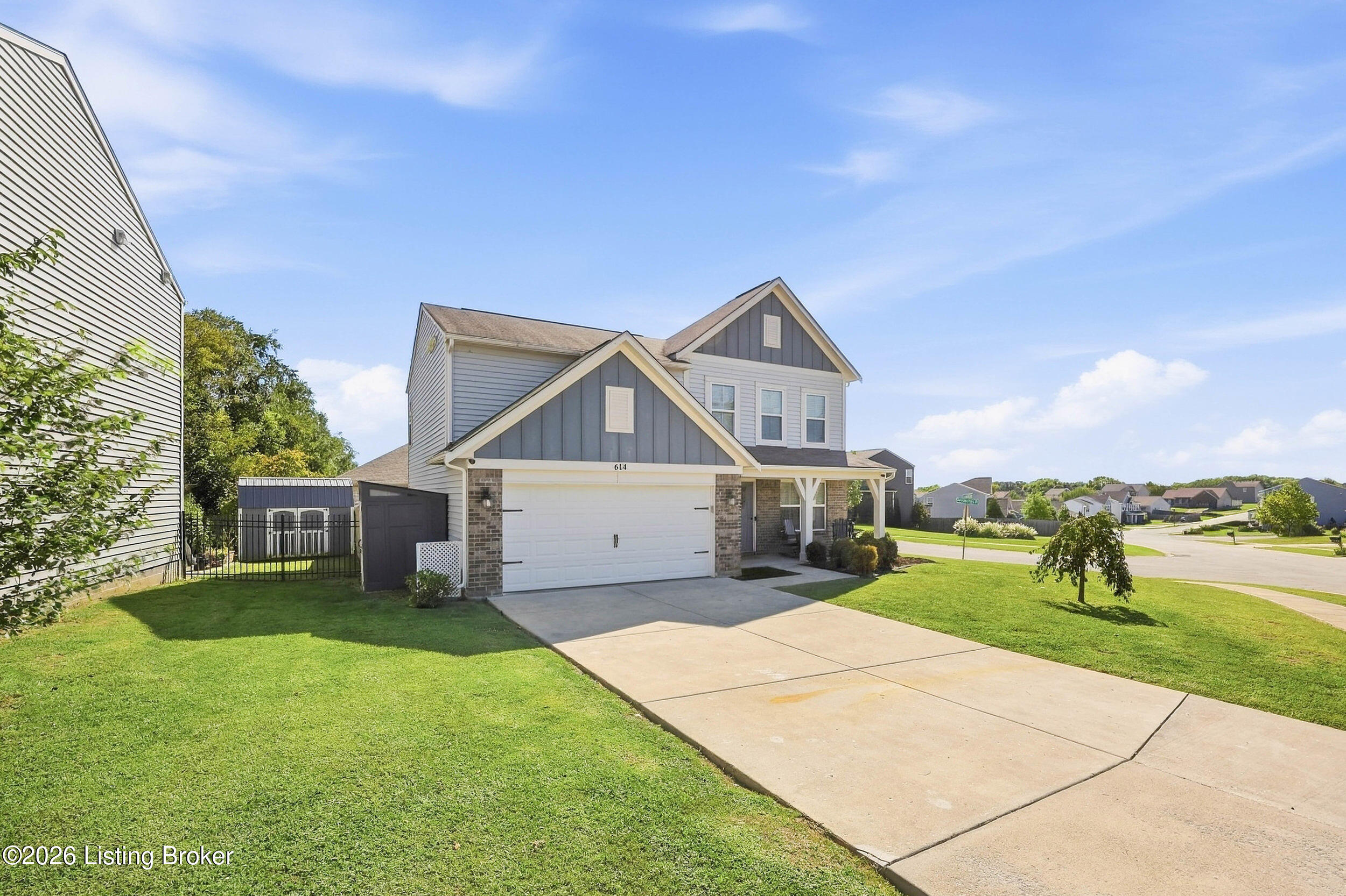 614 Birchwood Cir Property Photo 4