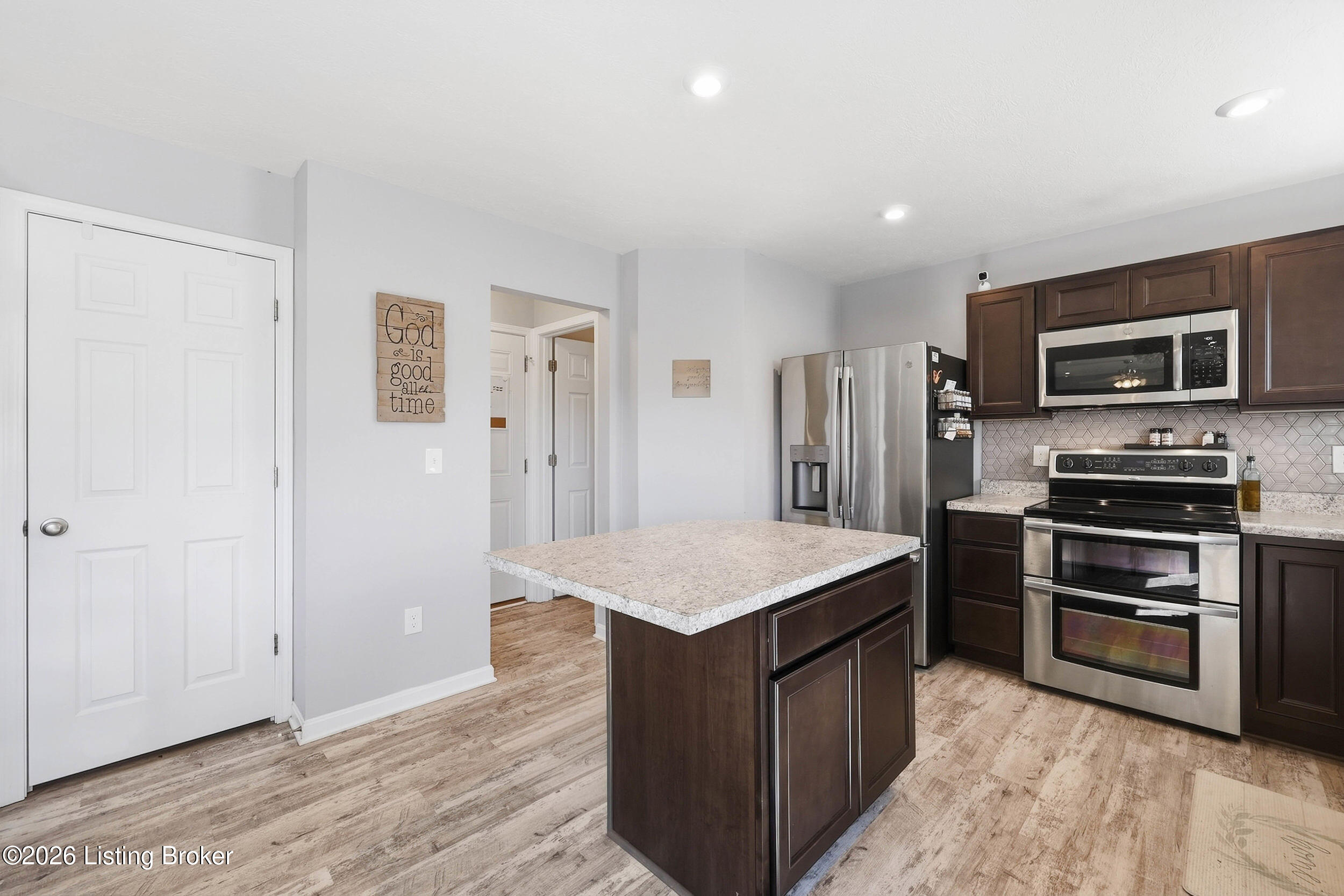 614 Birchwood Cir Property Photo 17