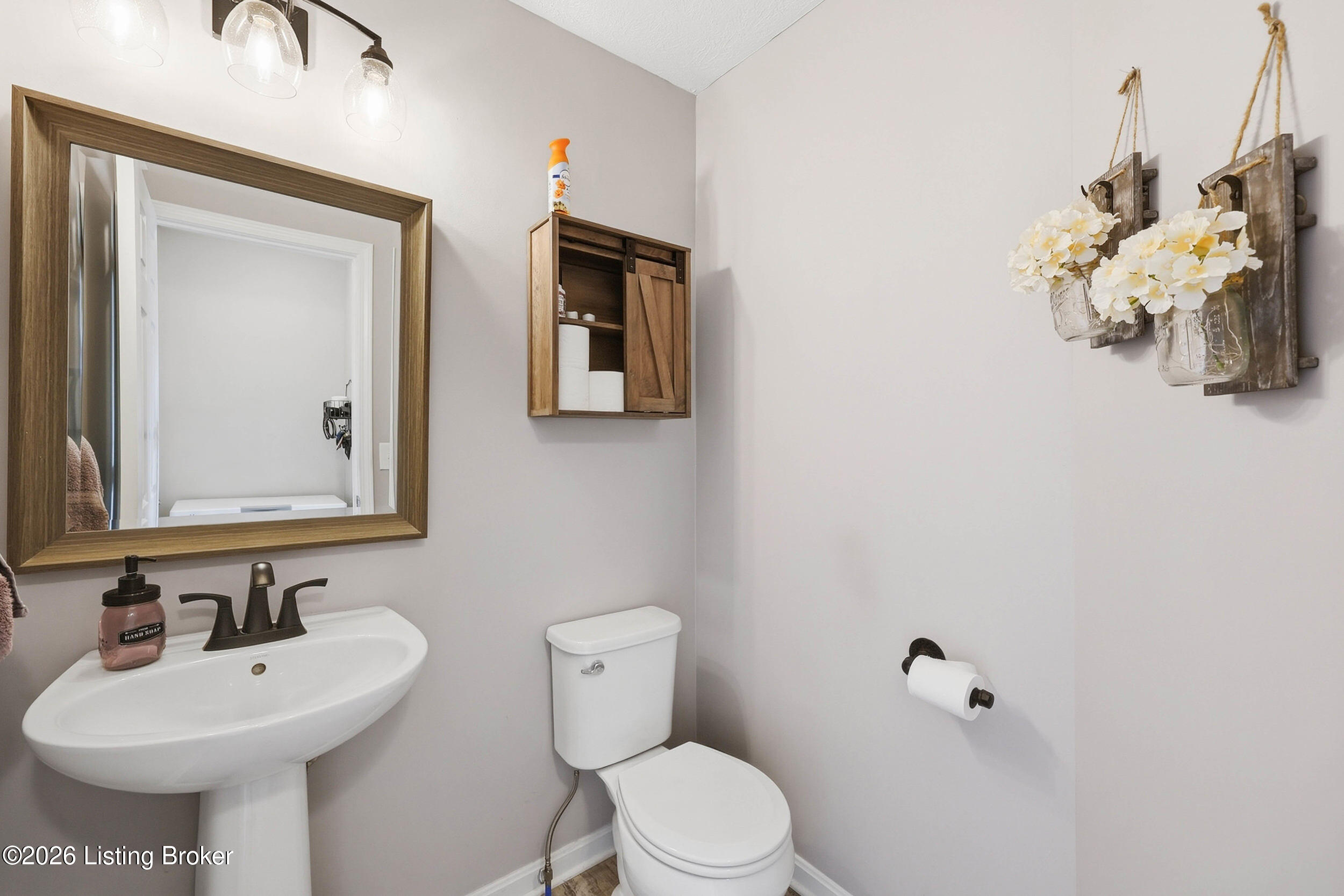 614 Birchwood Cir Property Photo 32
