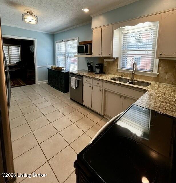2528 Gardiner Ln Property Photo 8