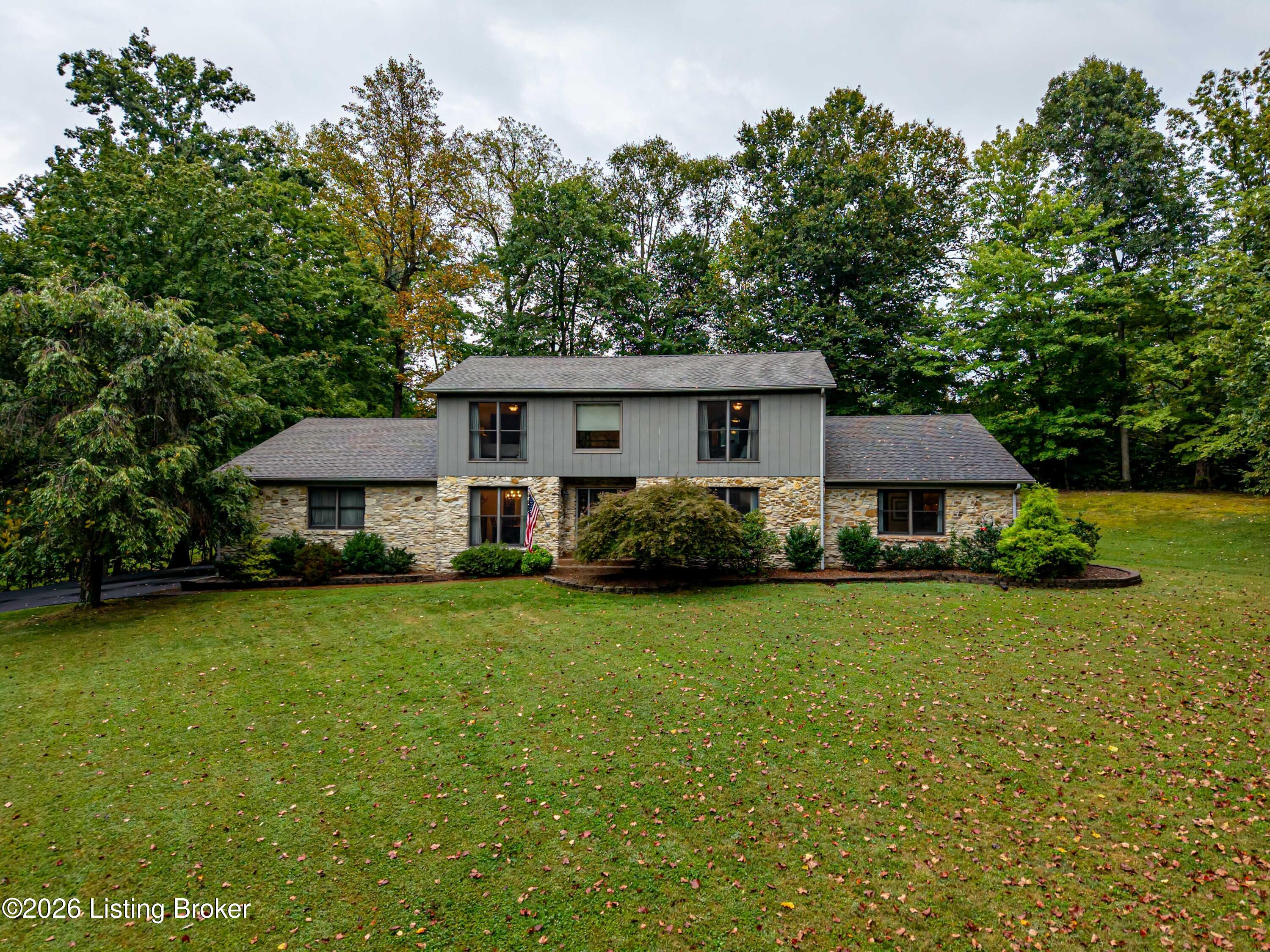 627 Maple Dr Property Photo 1