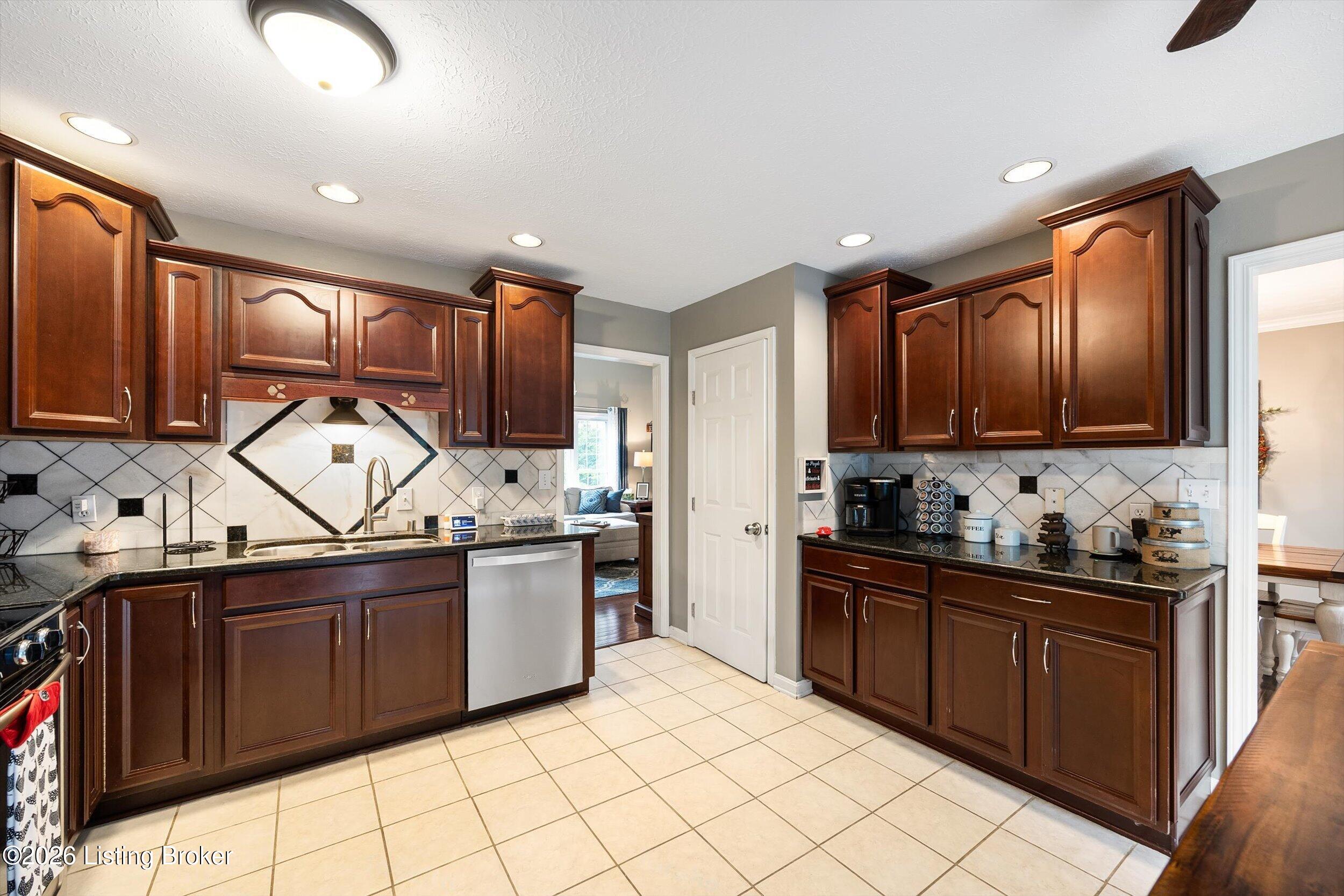 5401 Tarrant Ln Property Photo 16