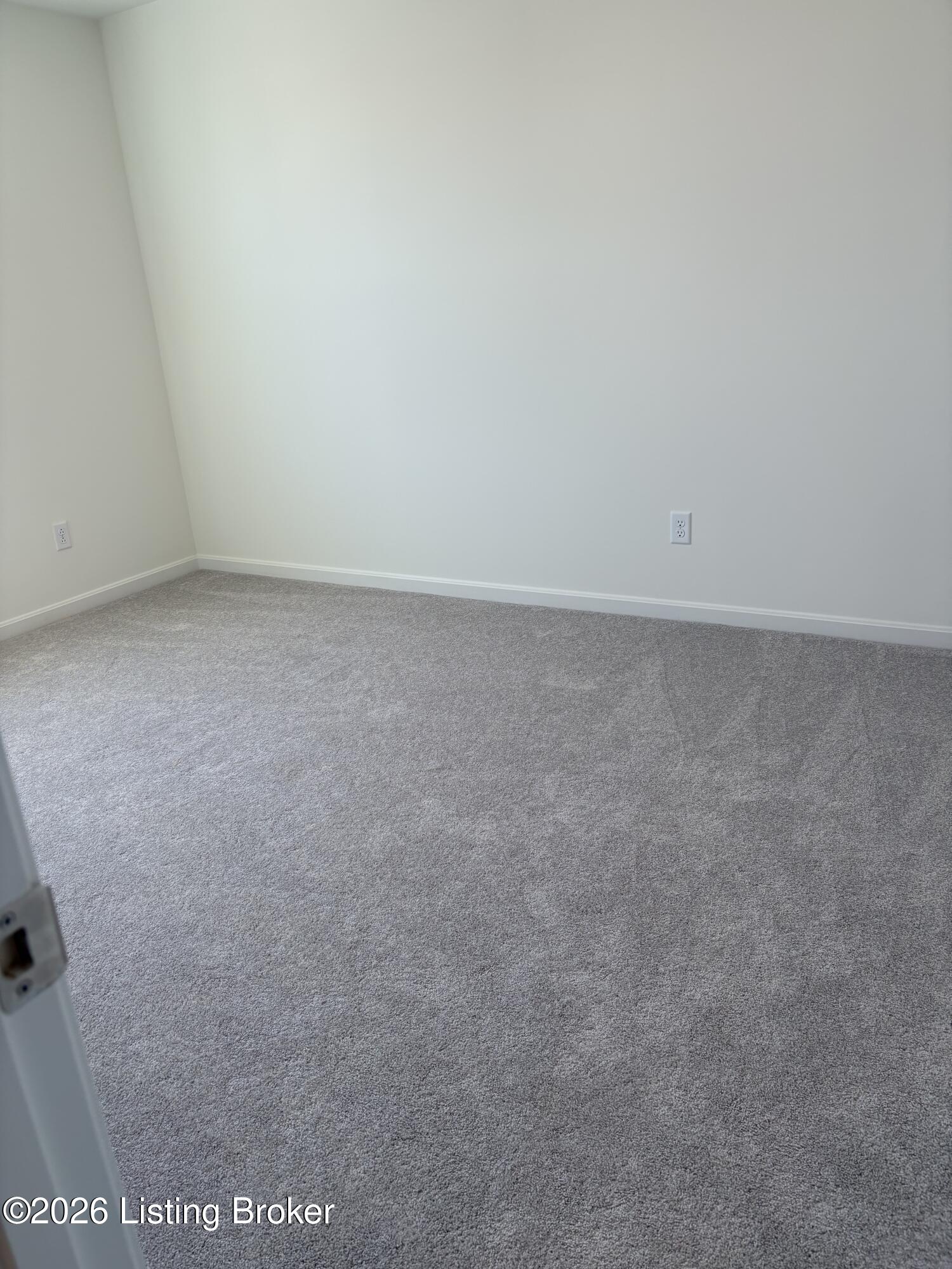11142 Castlebrook Dr Property Photo 16