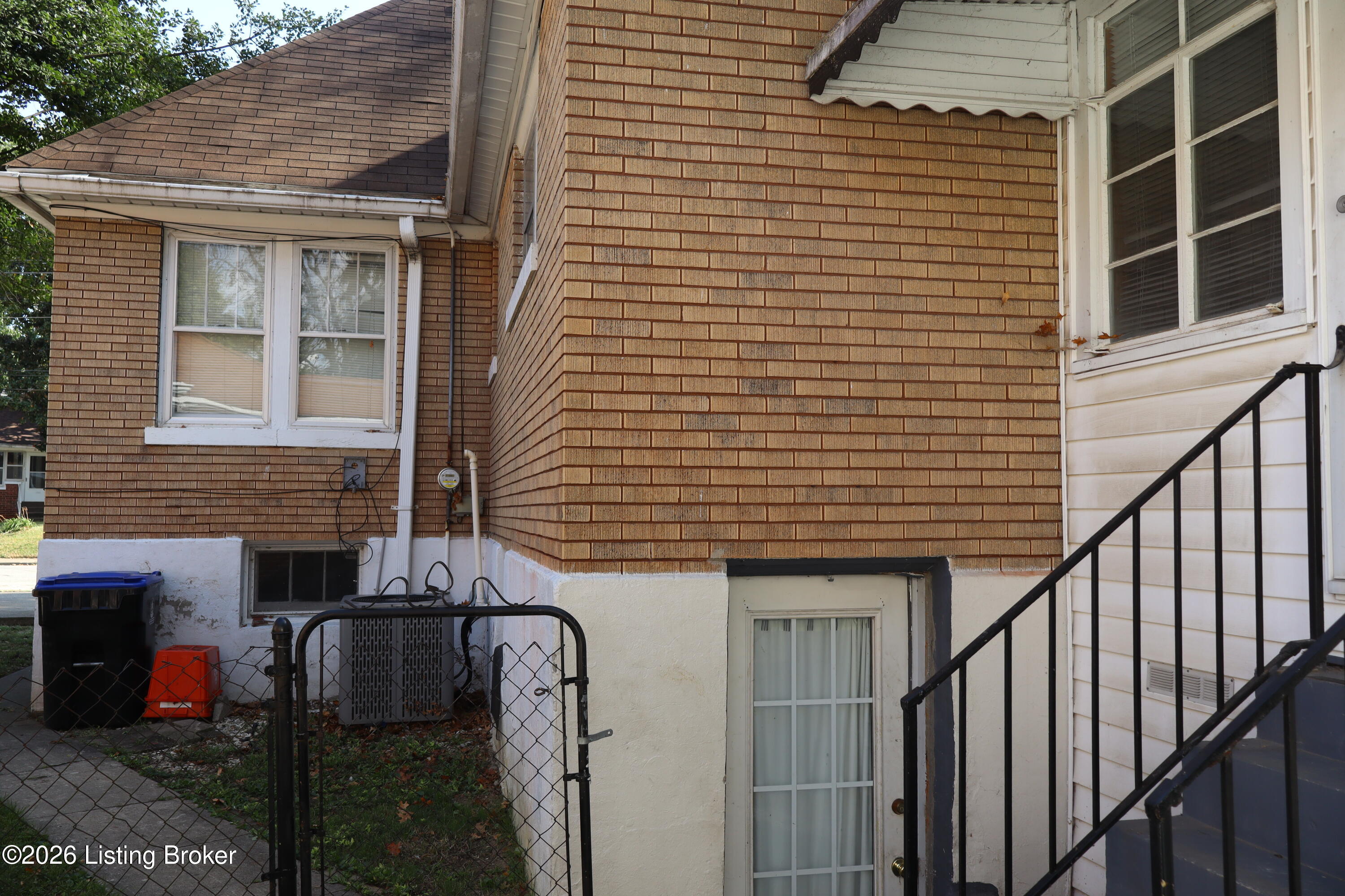 801 Brookline Ave Property Photo 3