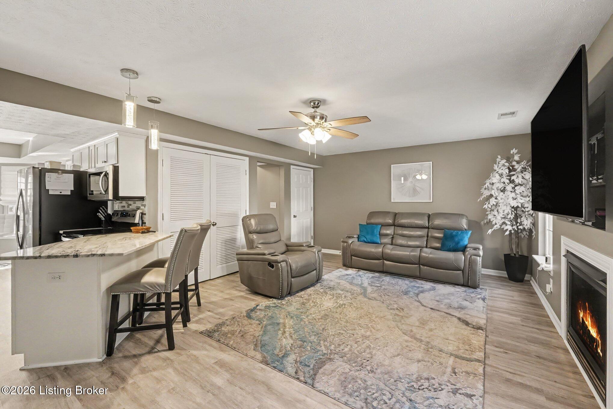 11203 Sandwood Pl Property Photo 7