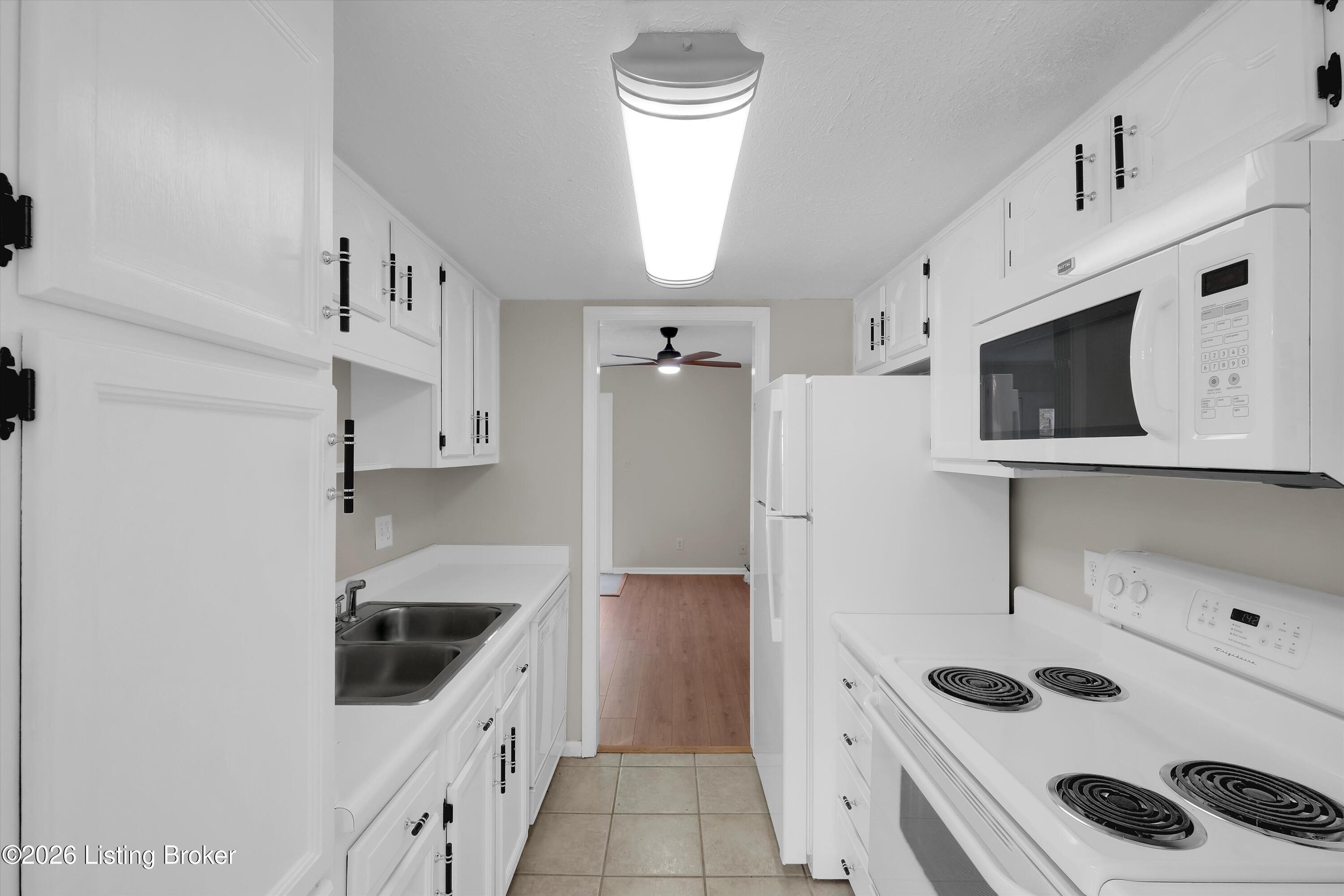 7813 Montero Dr Property Photo 8