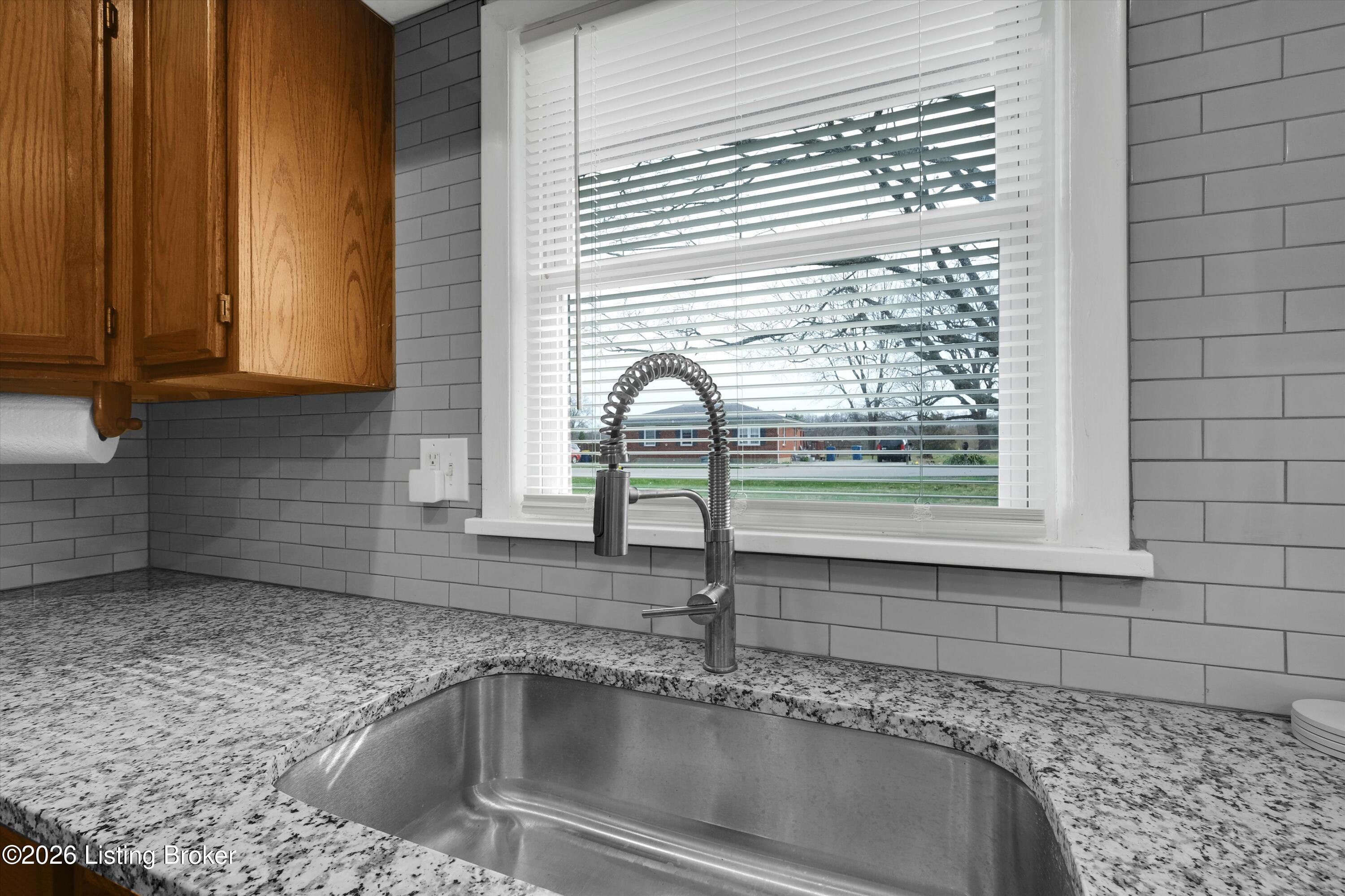 7506 Beechdale Rd Property Photo 10
