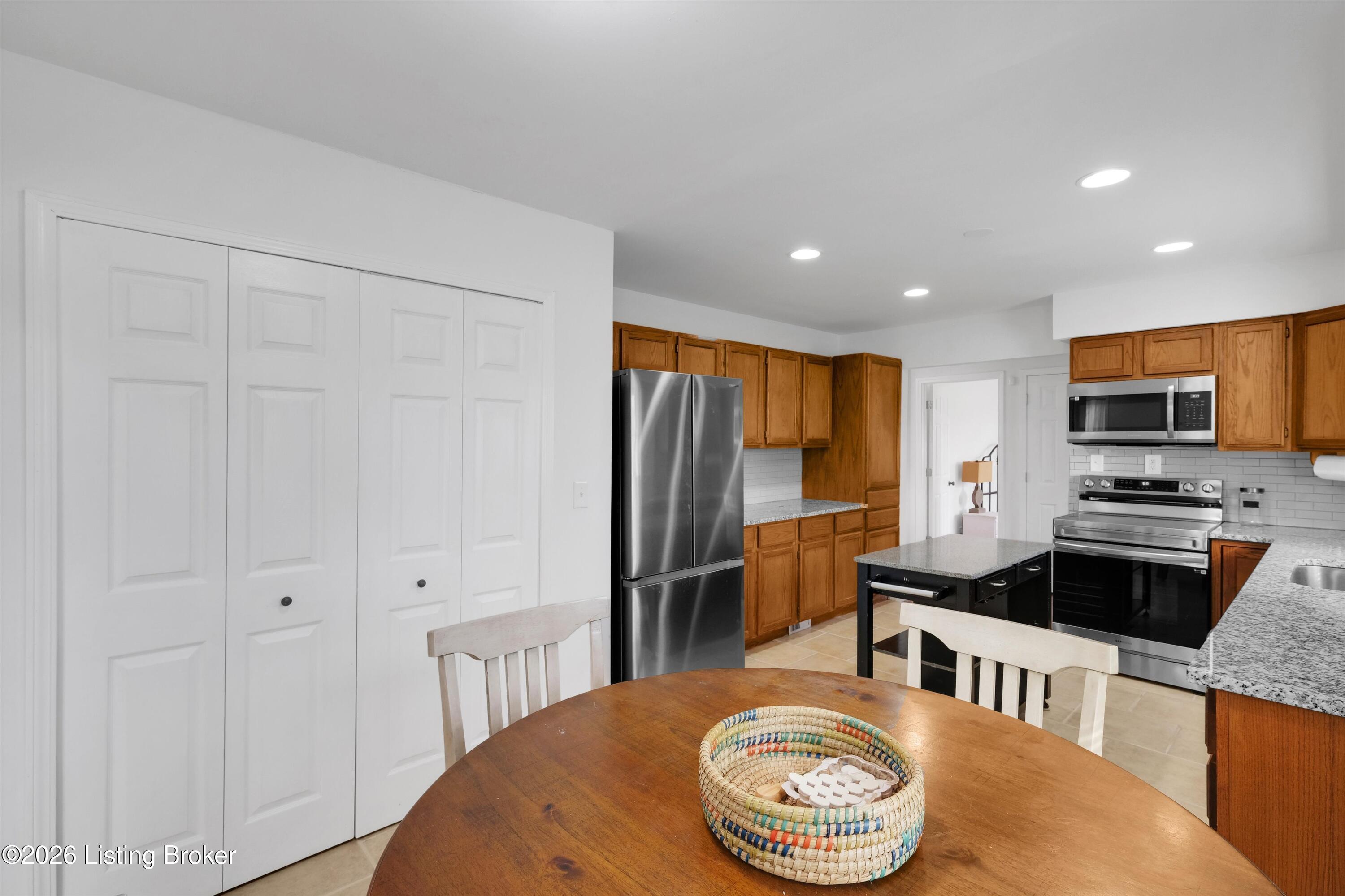 7506 Beechdale Rd Property Photo 13