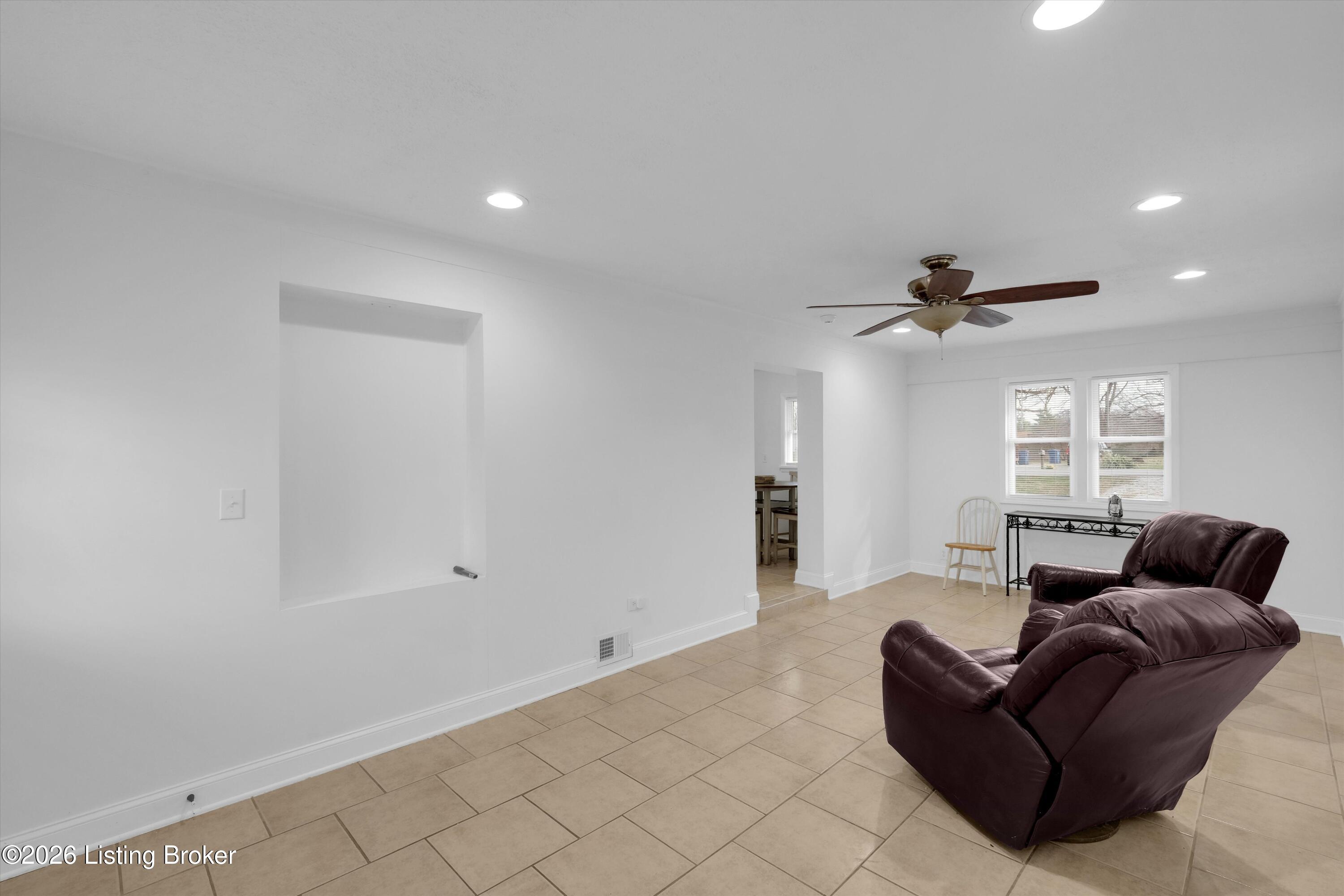7506 Beechdale Rd Property Photo 15