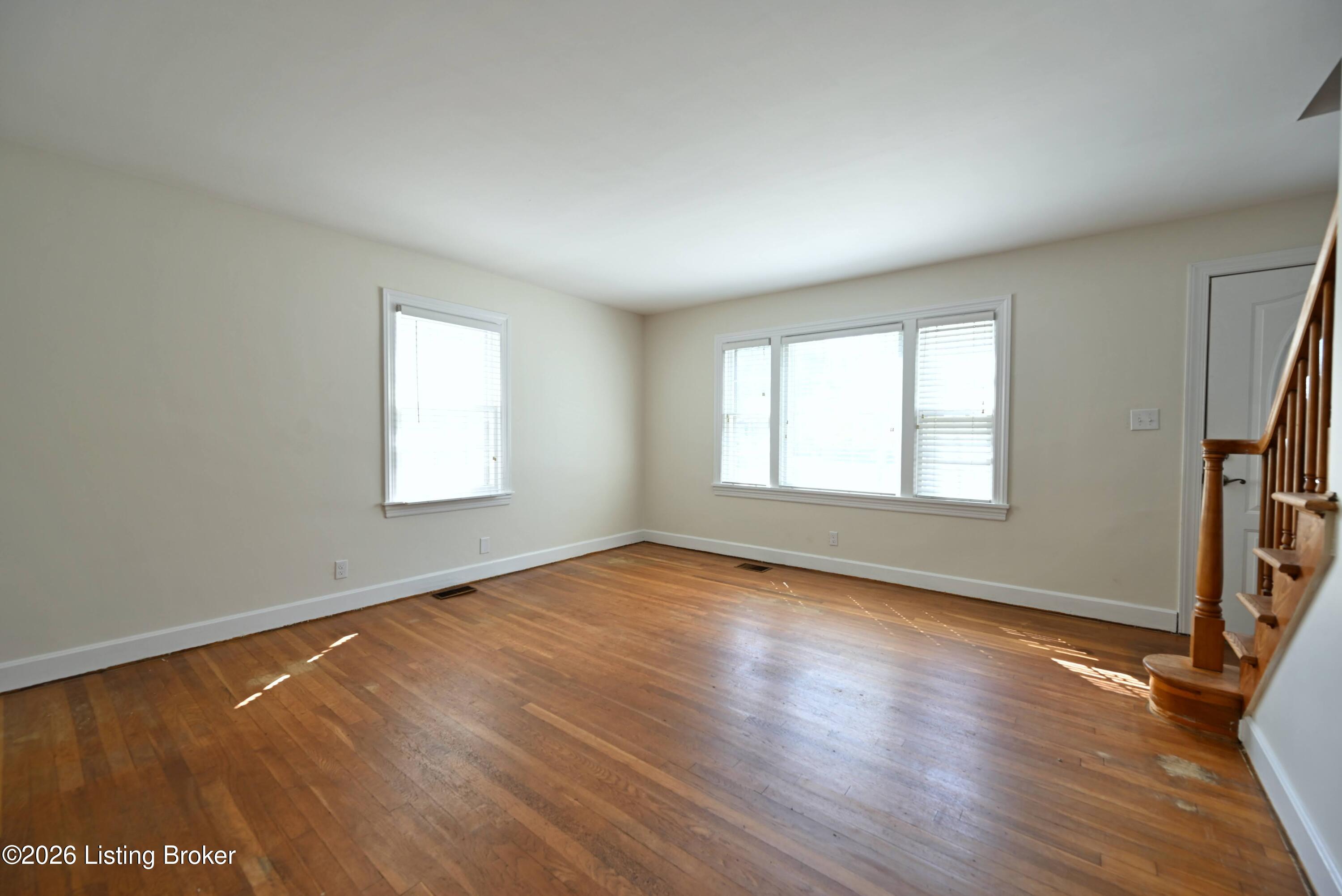 309 Inverness Ave Property Photo 3